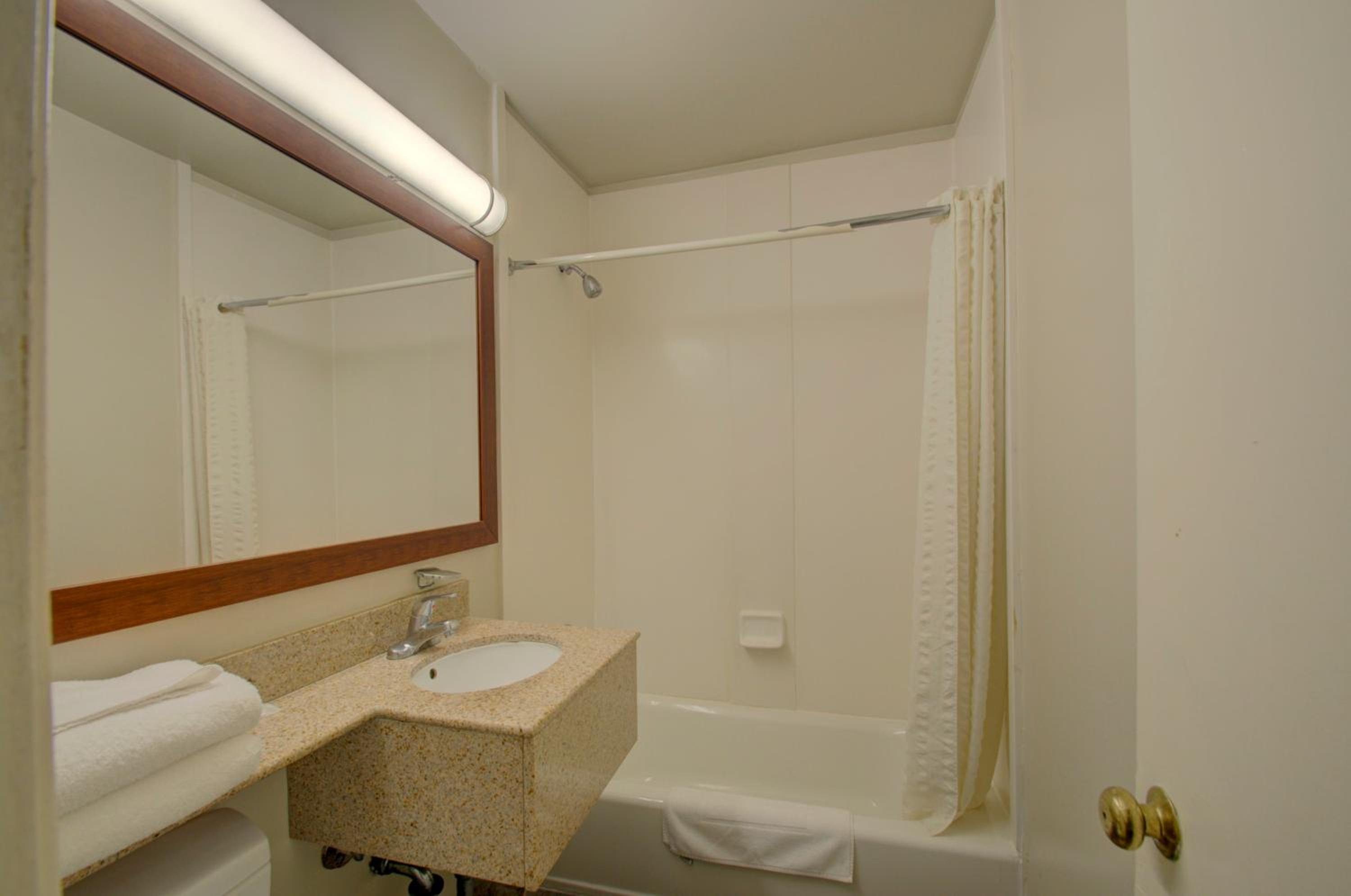 Budget Inn Falls Church - Property Image 9