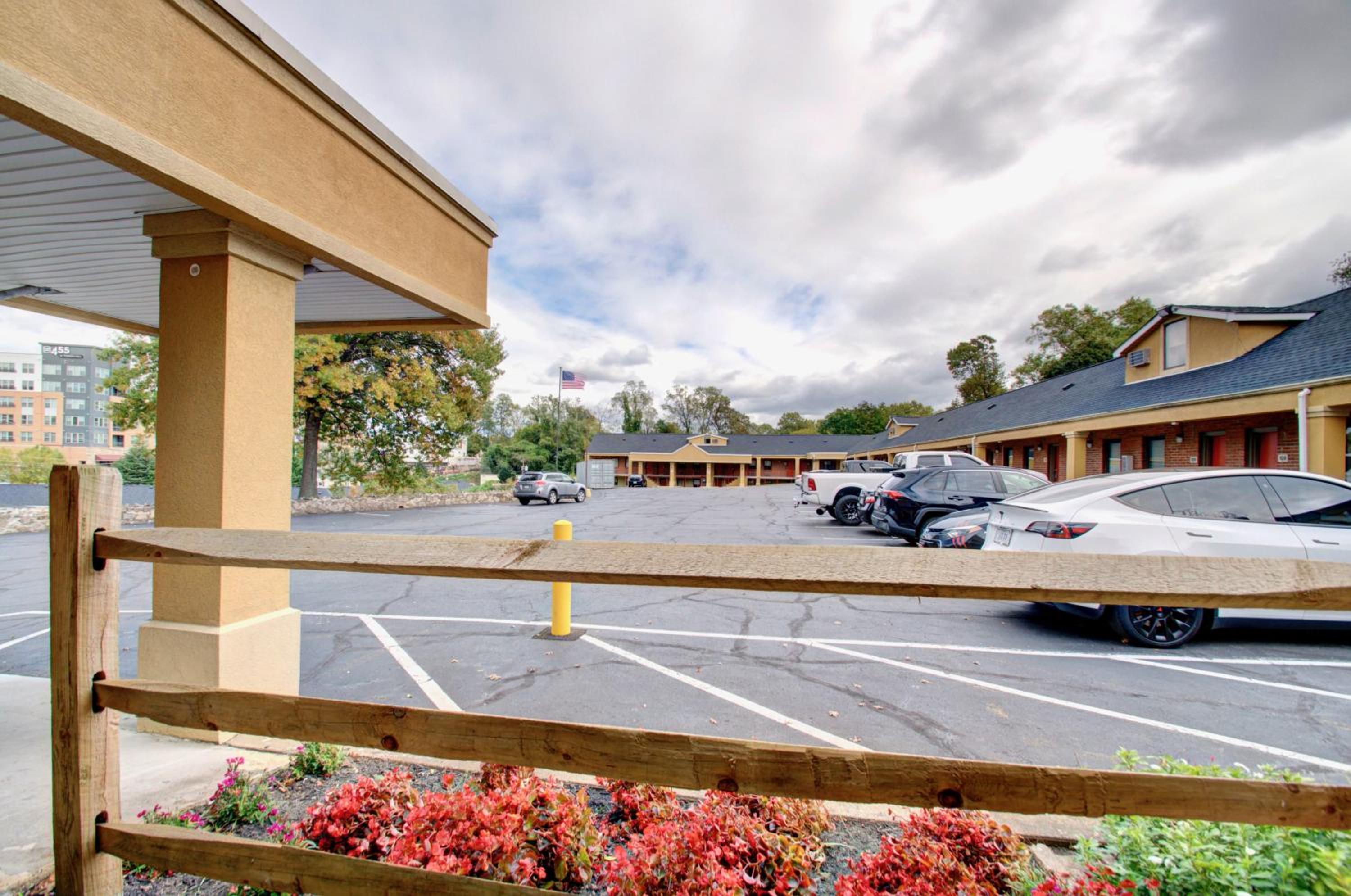 Budget Inn Falls Church - Property Image 6