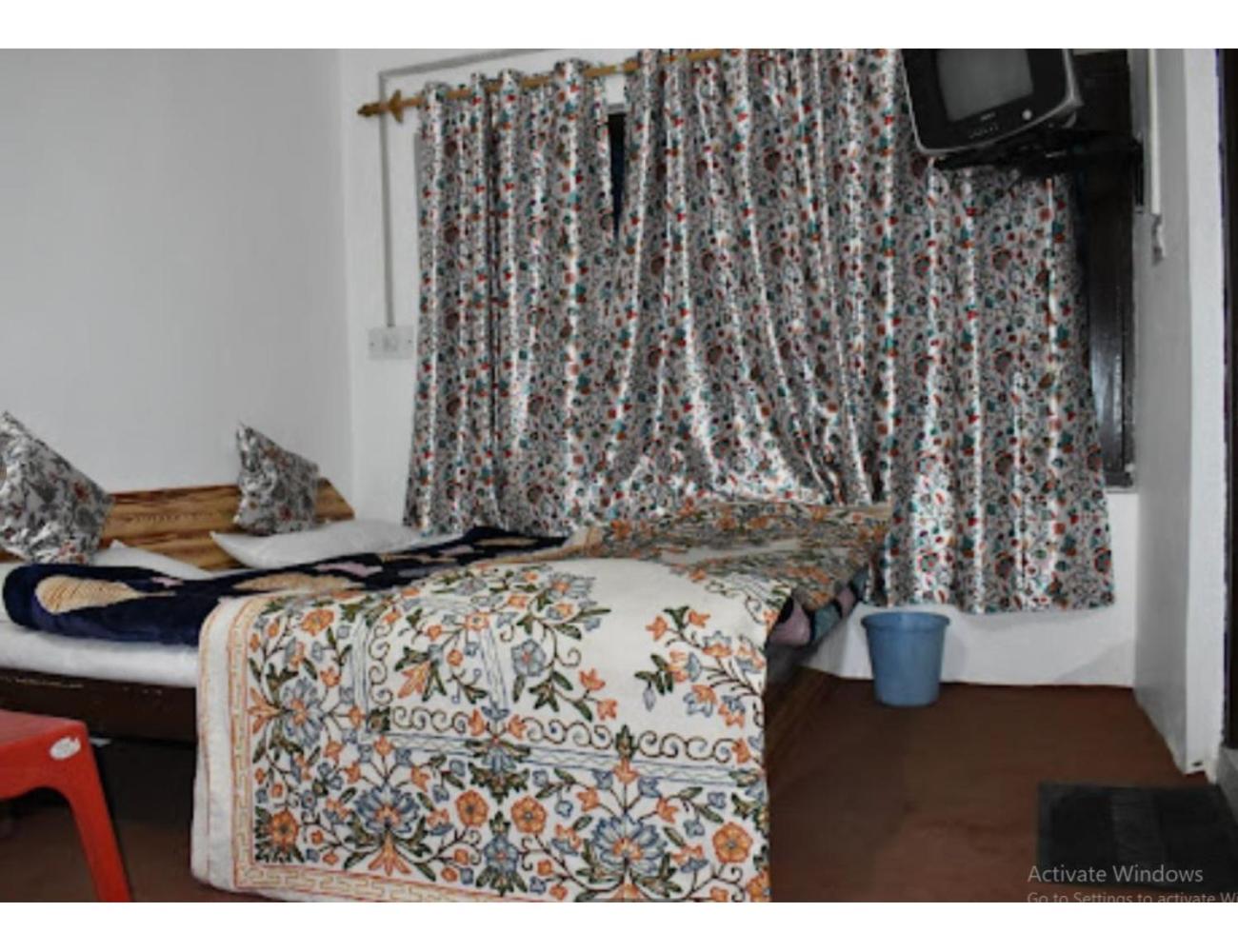 Snow Peak Guest House, Pahalgam view 3