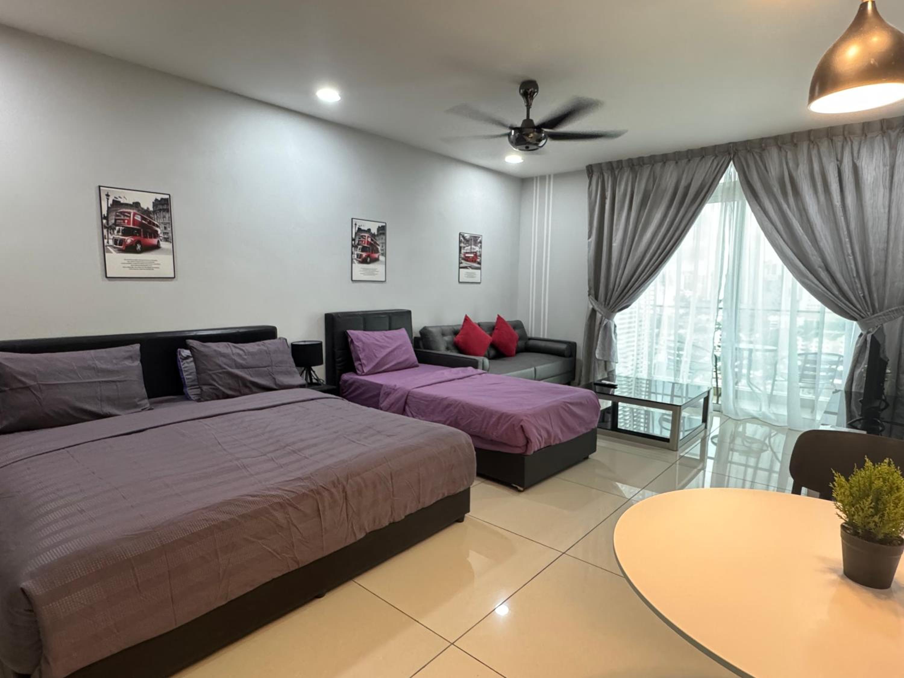 JB City Shopping Mall Apartment
