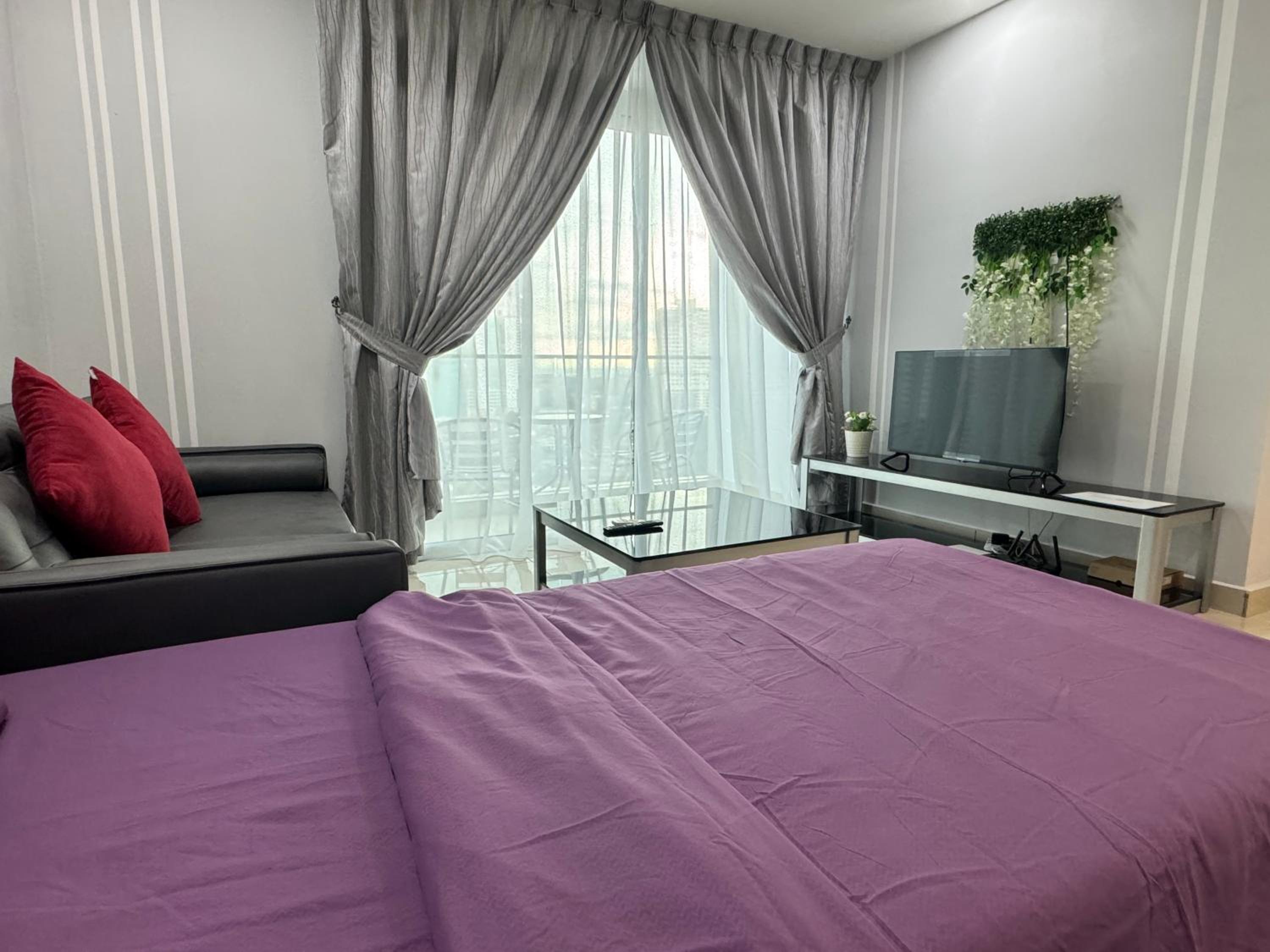 JB City Shopping Mall Apartment