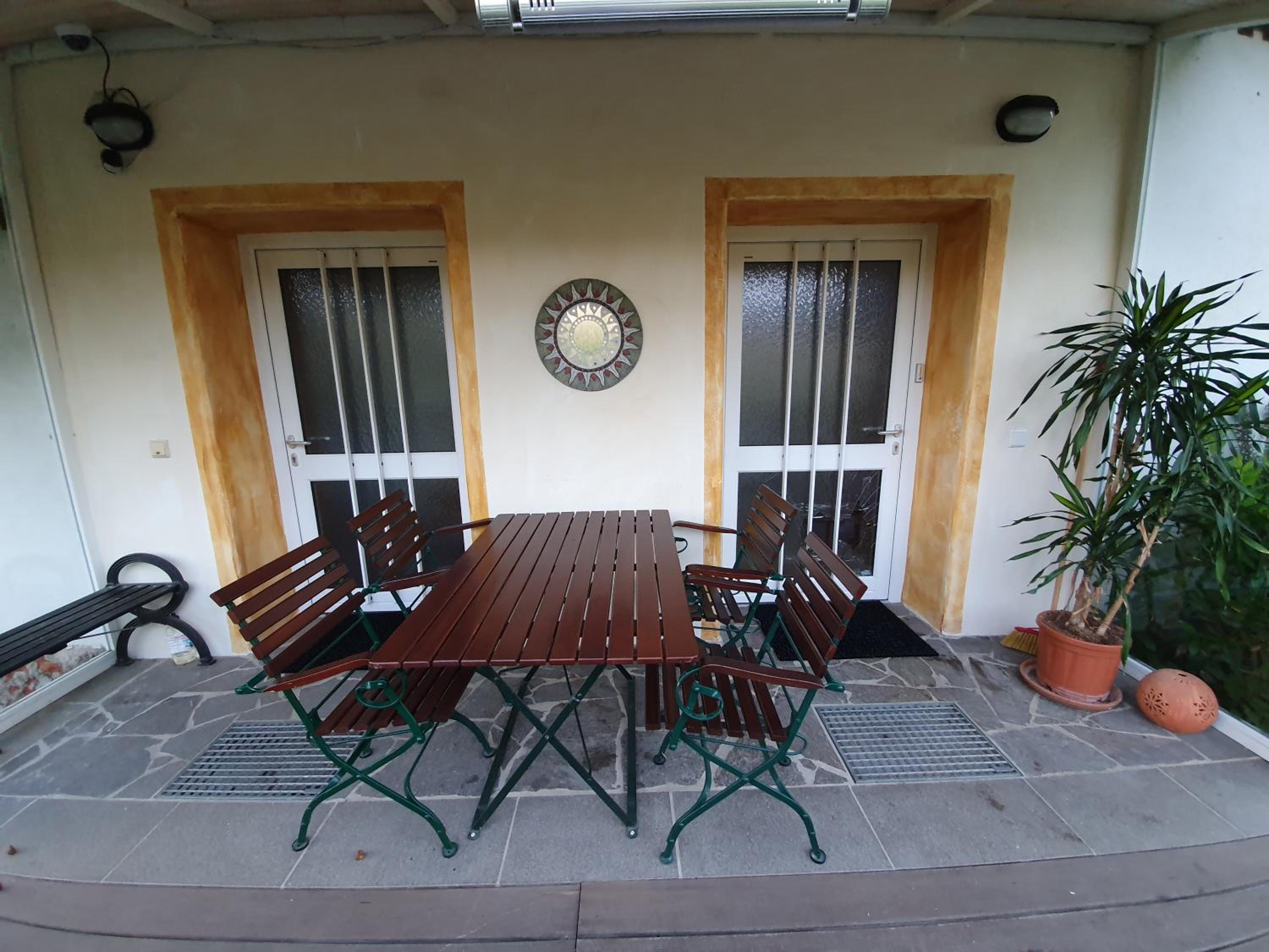 Ferienwohnung am Trausdorfberg - Rosenblick