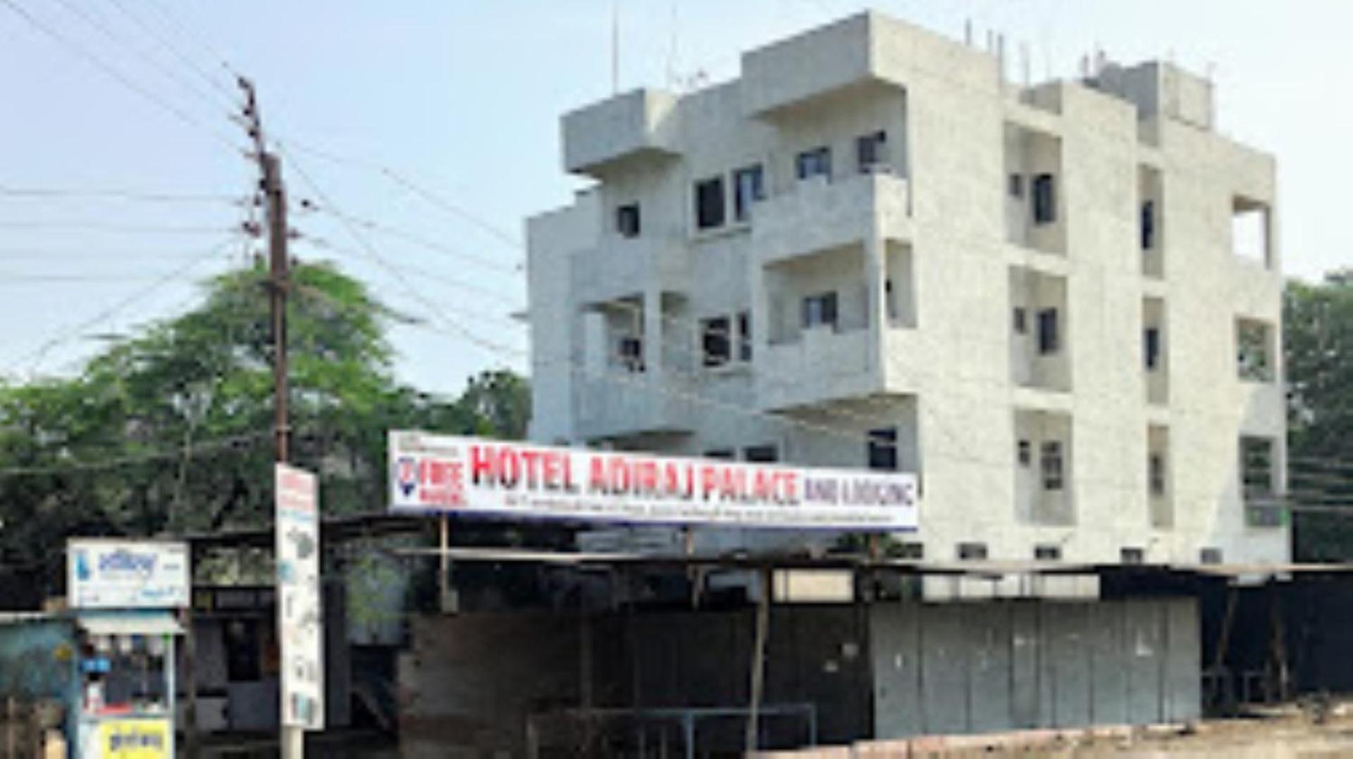HOTEL ADIRAJ PALACE AND LODGING, Shani Shingnapur view 2