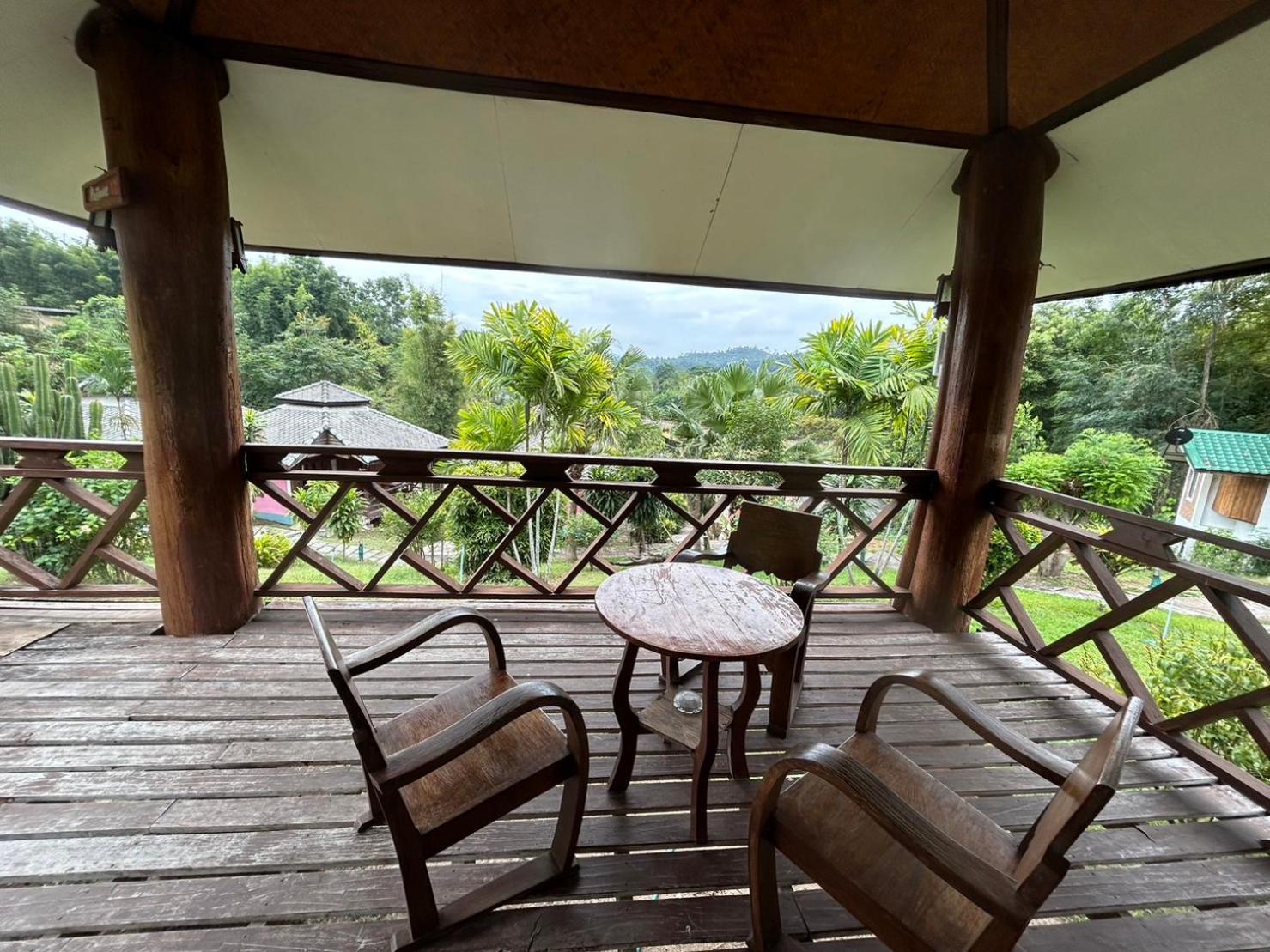 Pai Love & Baan Chonphao Resort