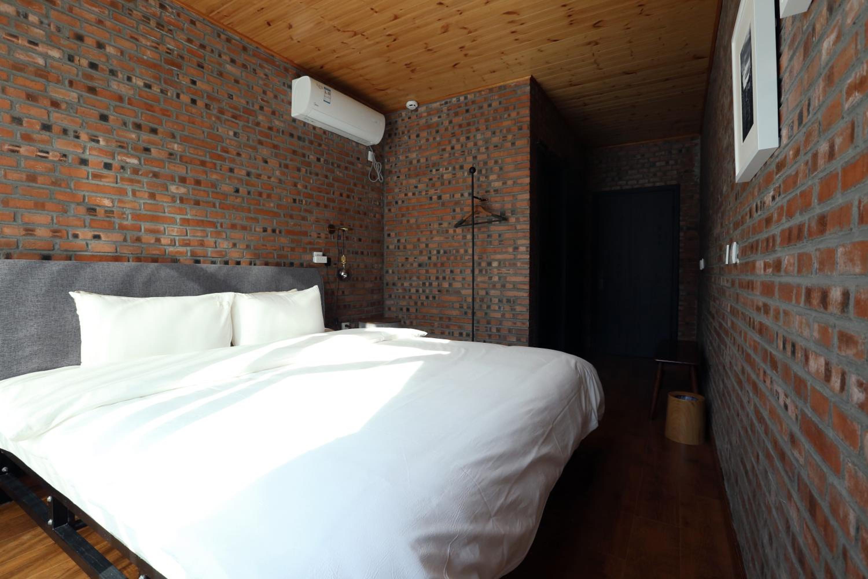 Beijing MutianyuGreat Wall Let'sgo Hotel&Bar