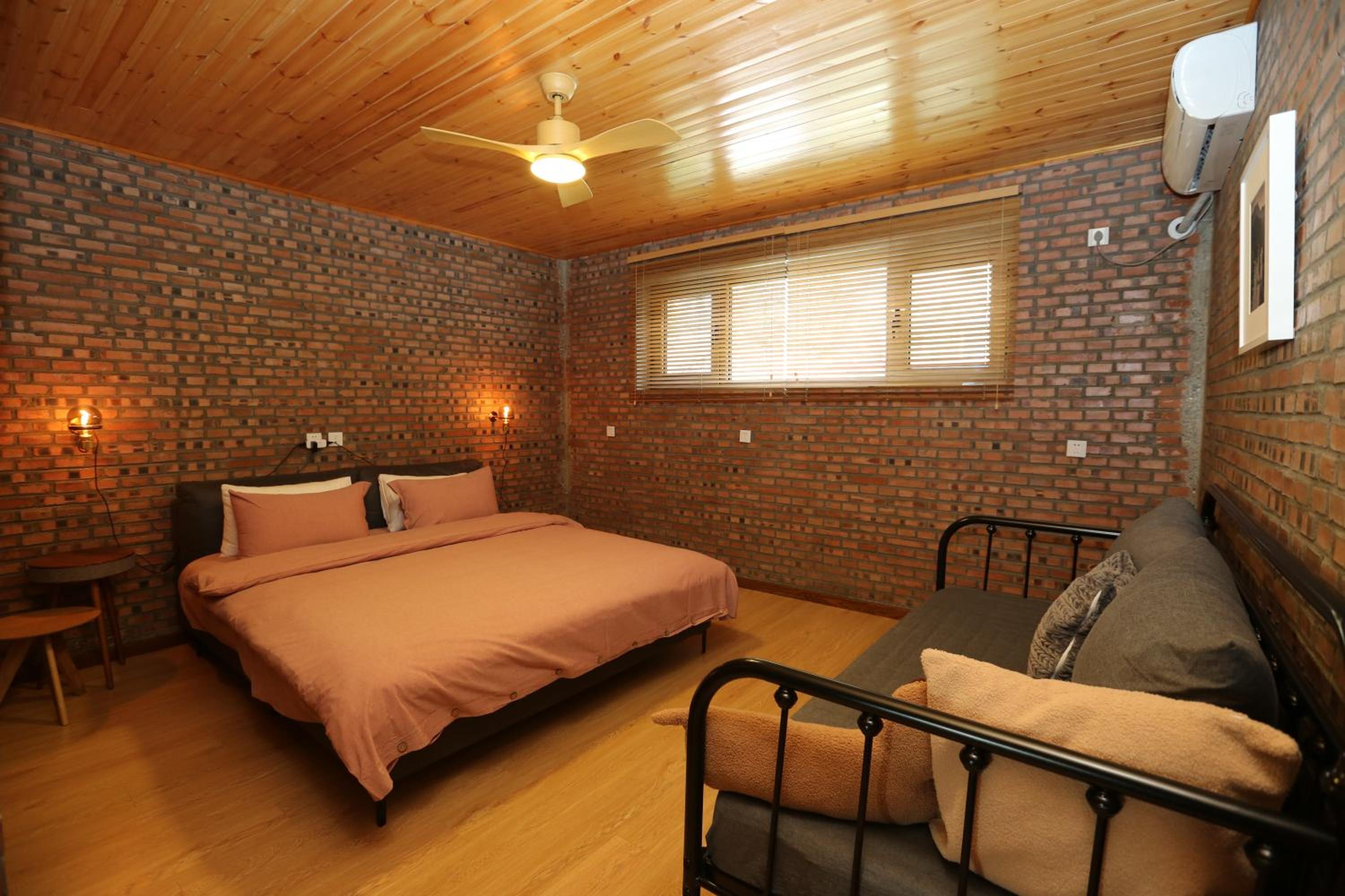 Beijing MutianyuGreat Wall Let'sgo Hotel&Bar