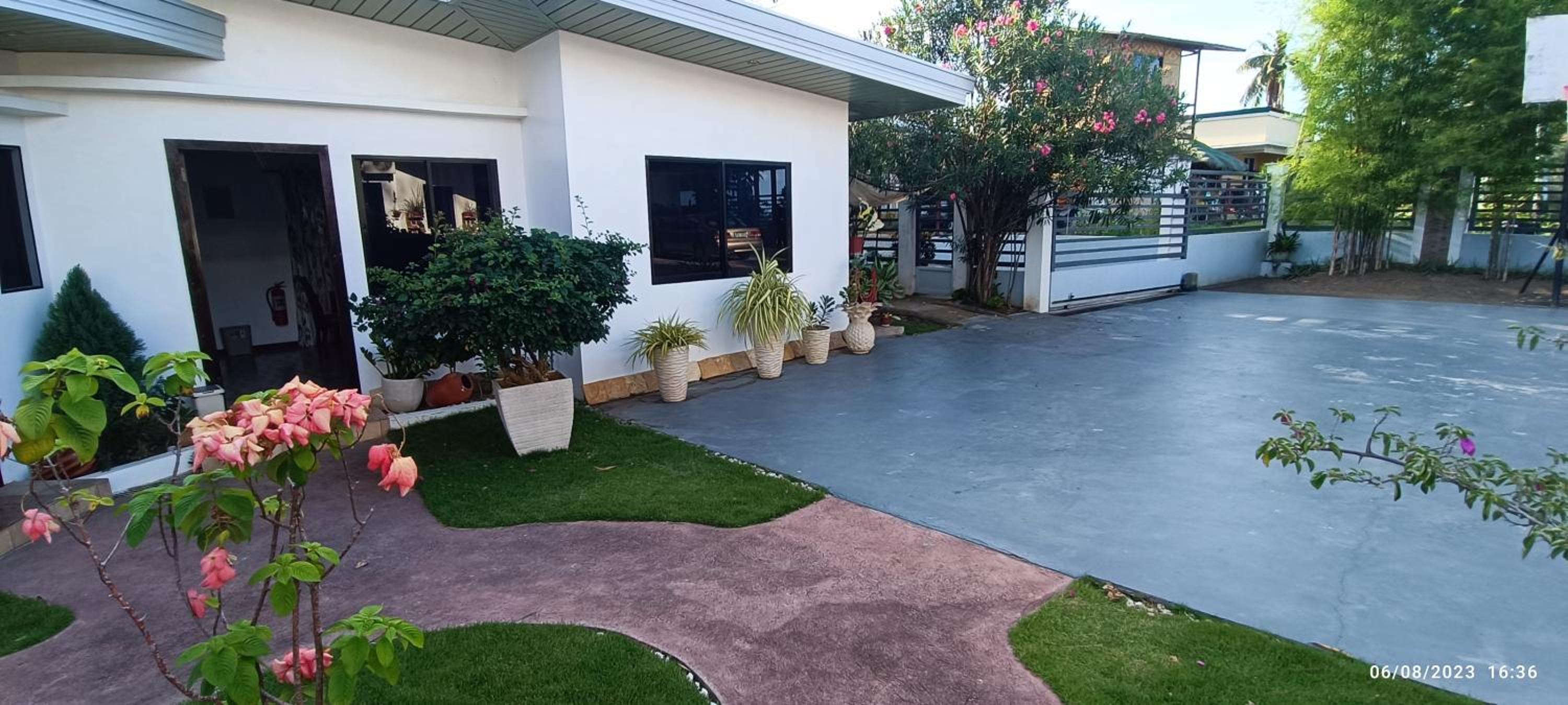 Seaview Residence Garden Room1 view 3