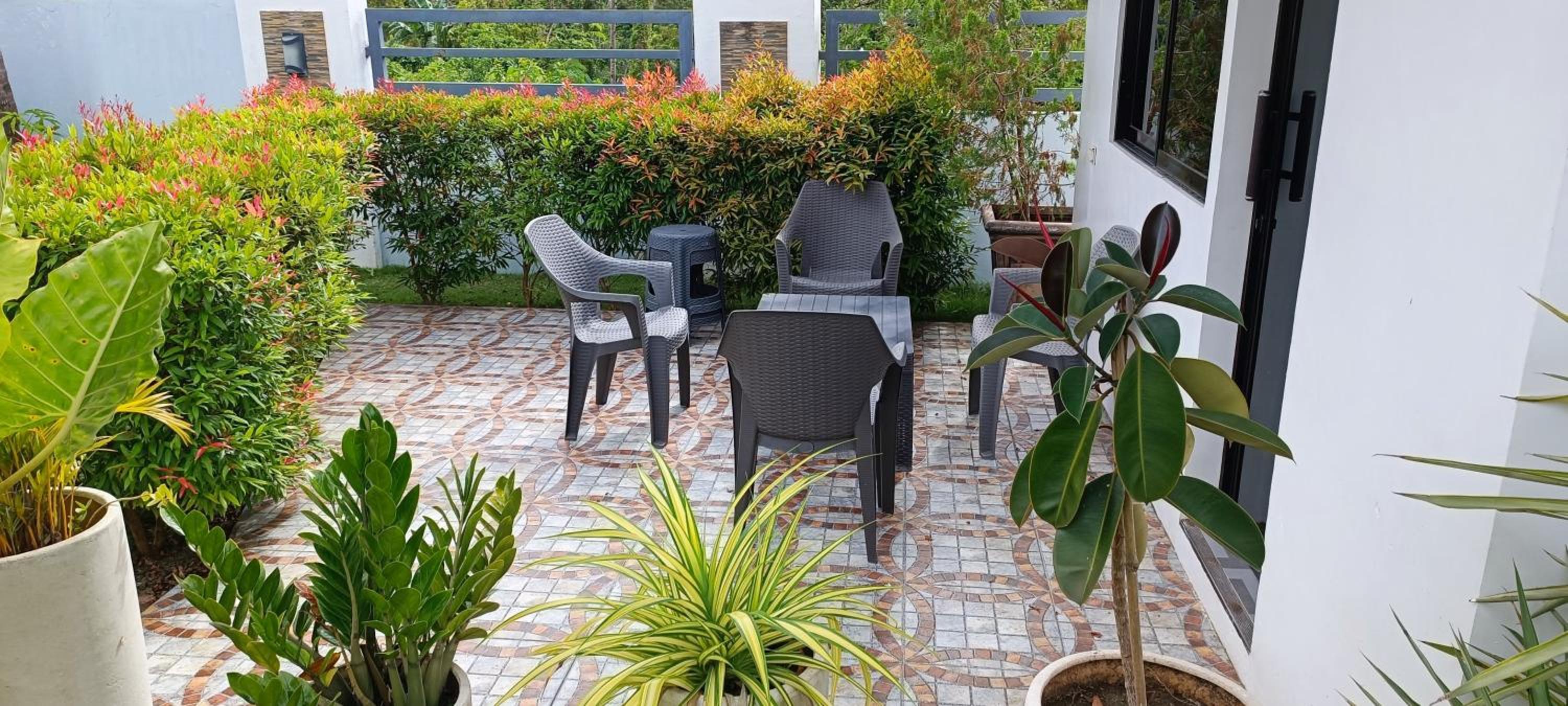 Seaview Residence Garden Room1 view 5