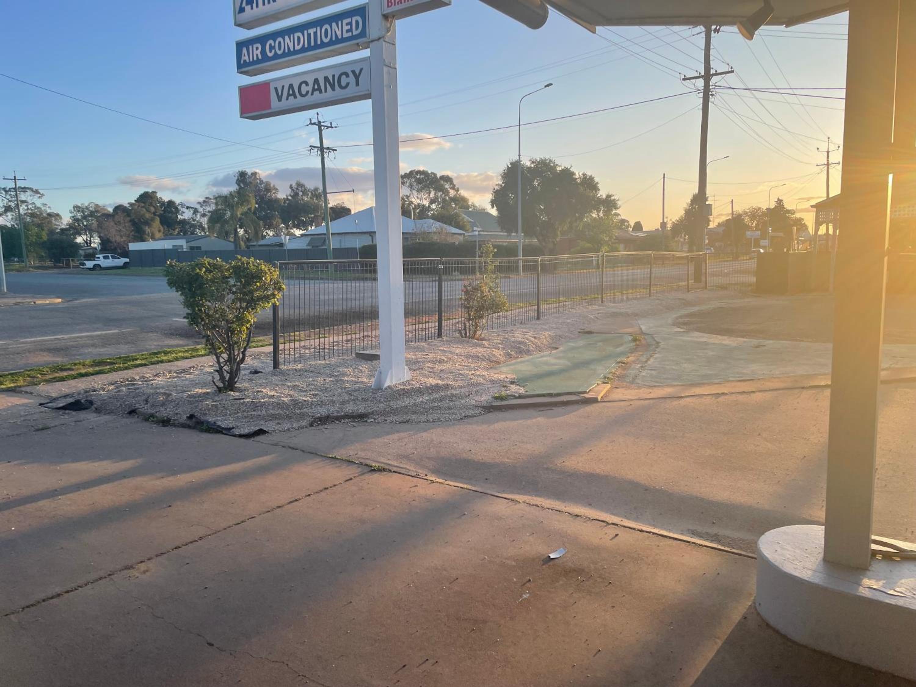 County Lodge Motor Inn