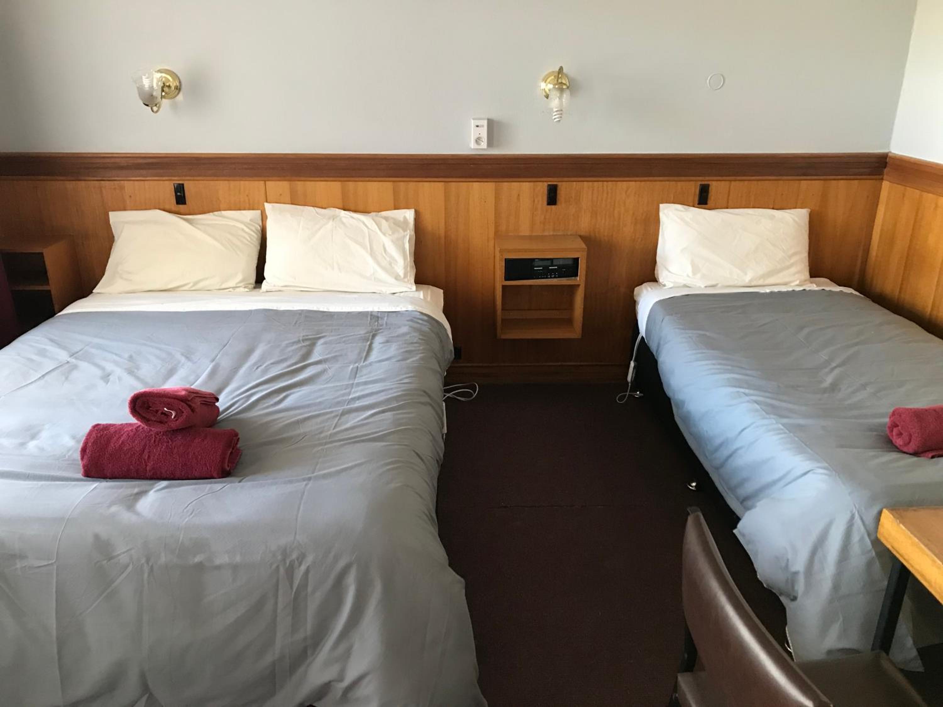 County Lodge Motor Inn