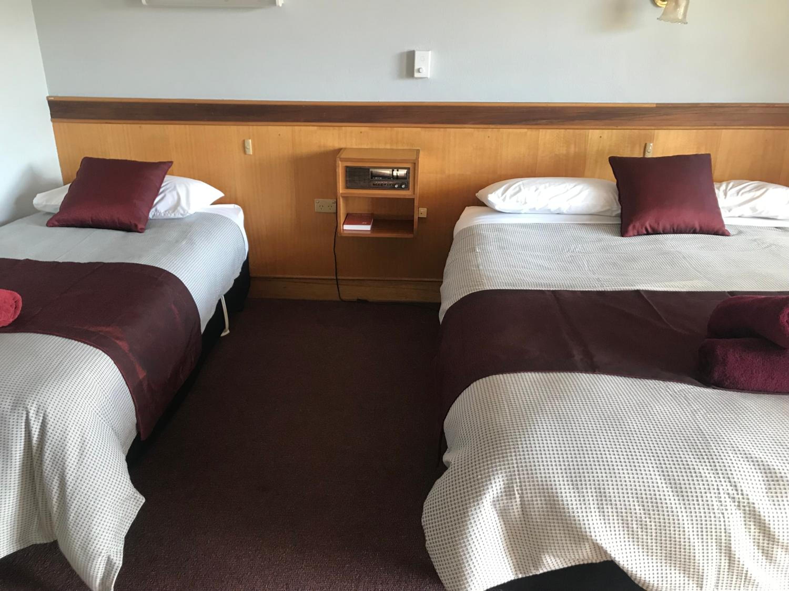 County Lodge Motor Inn