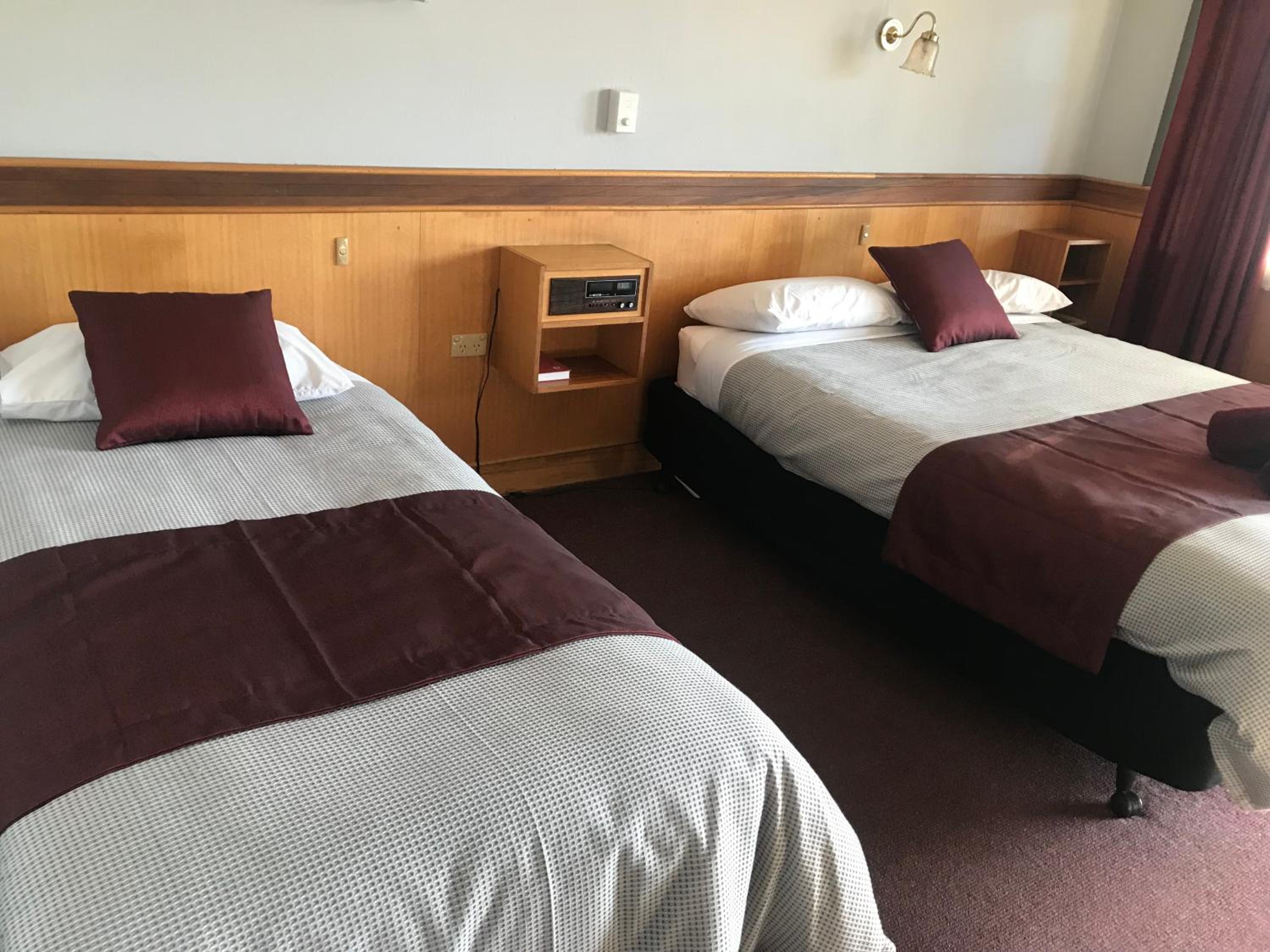 County Lodge Motor Inn