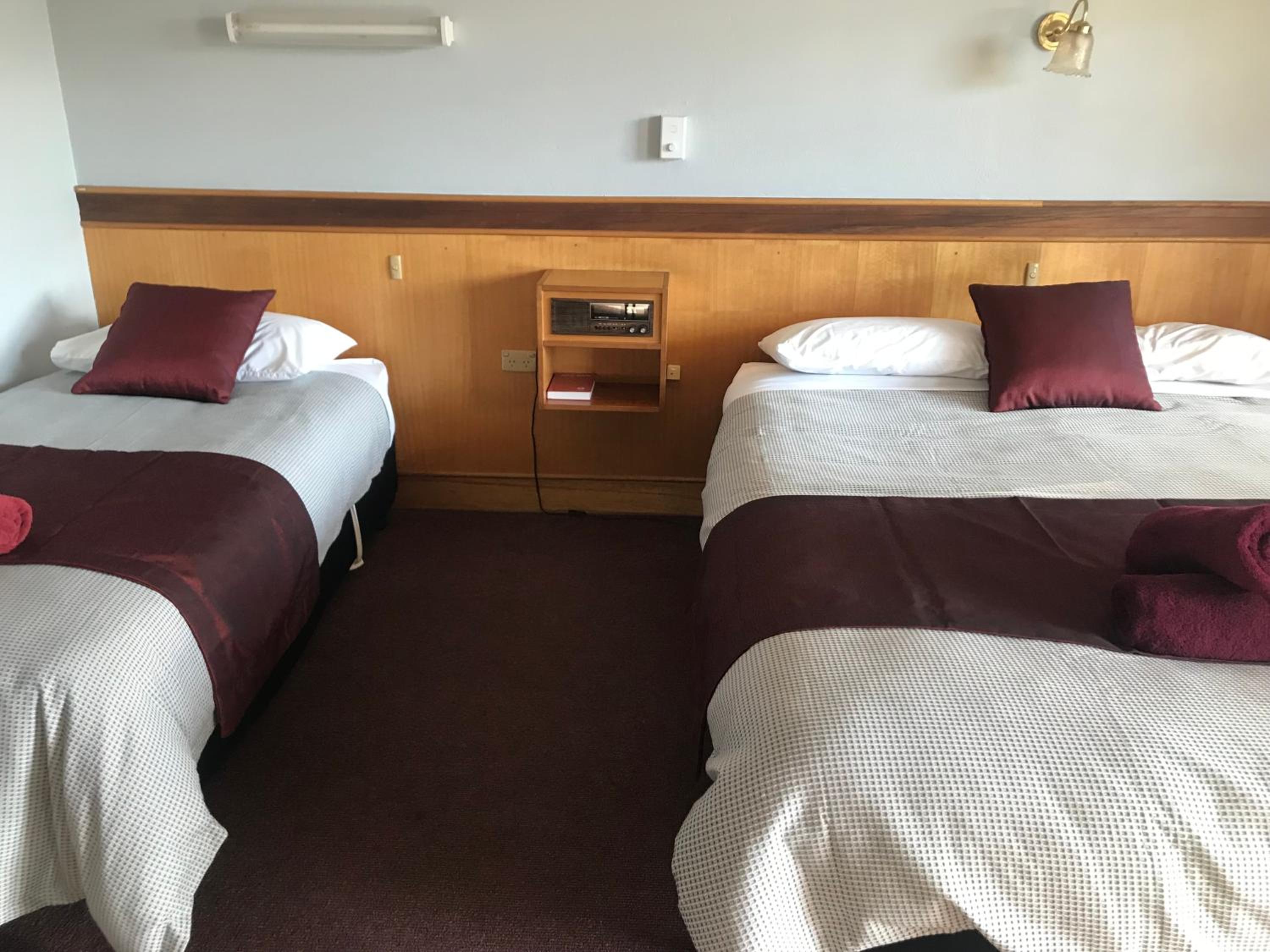 County Lodge Motor Inn