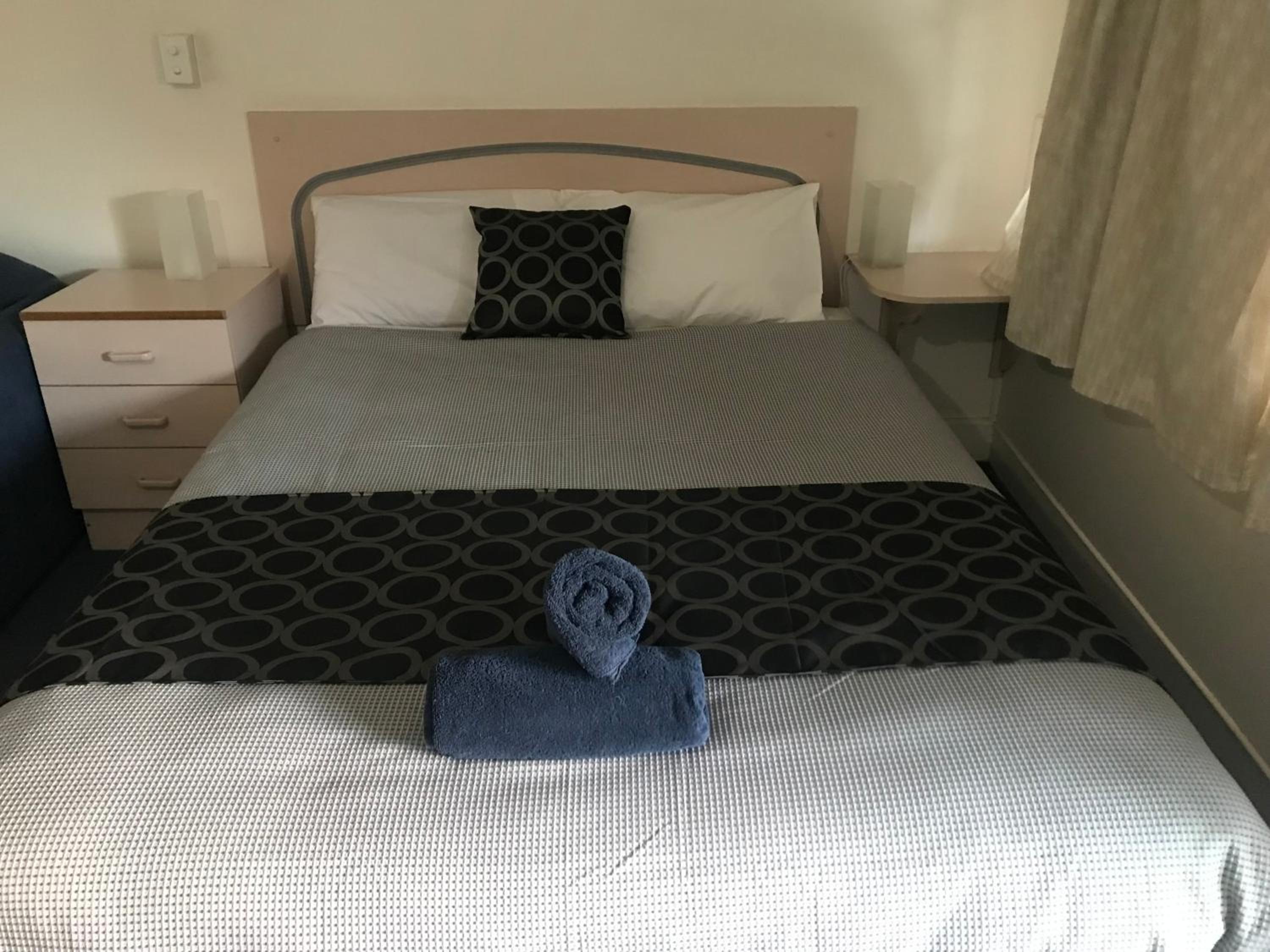 County Lodge Motor Inn