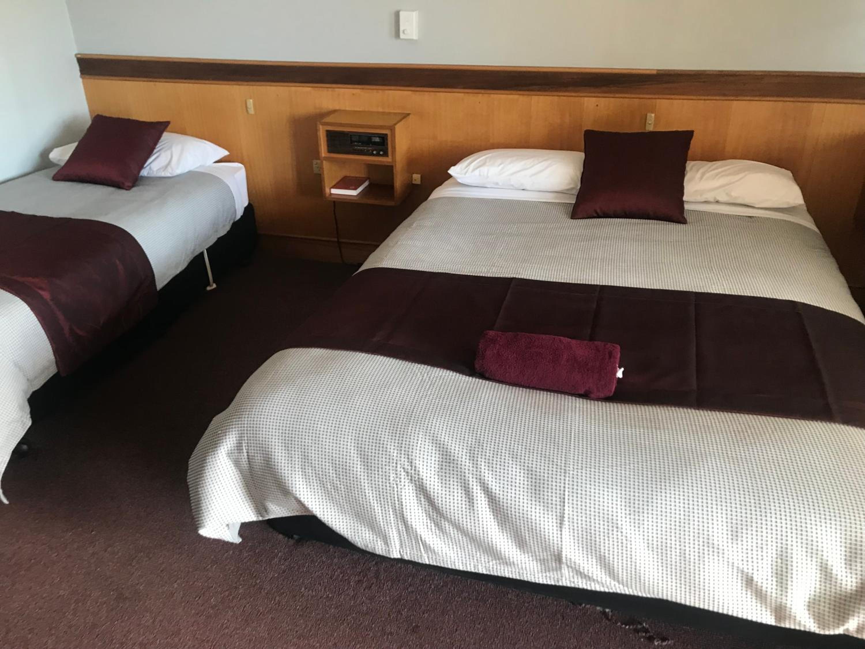 County Lodge Motor Inn