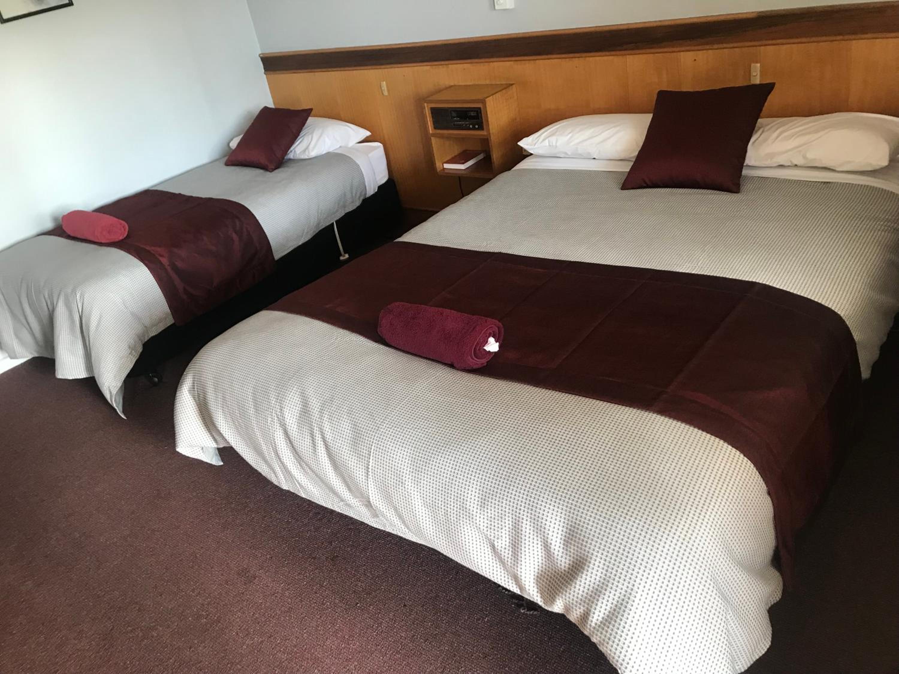 County Lodge Motor Inn