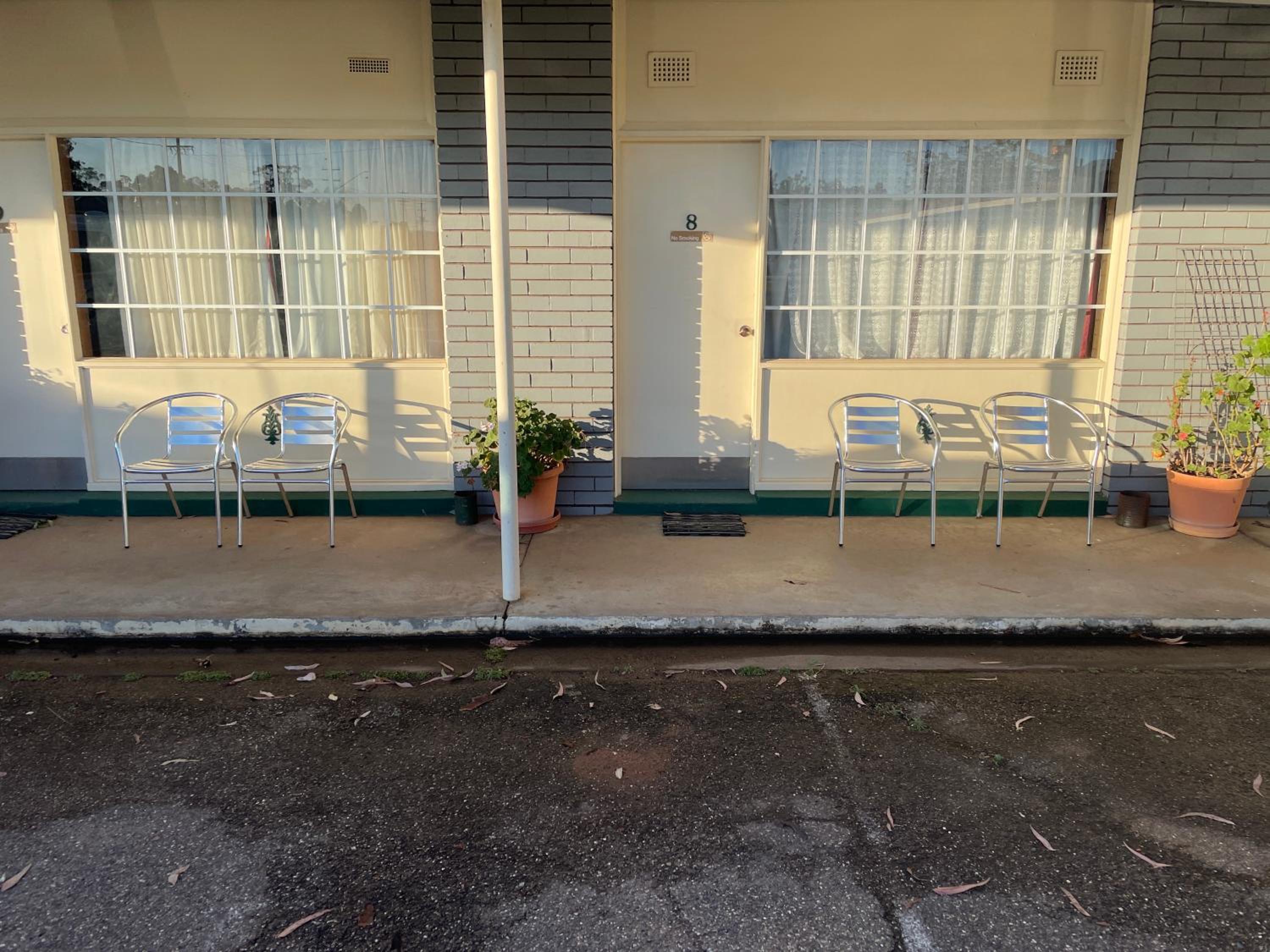 County Lodge Motor Inn