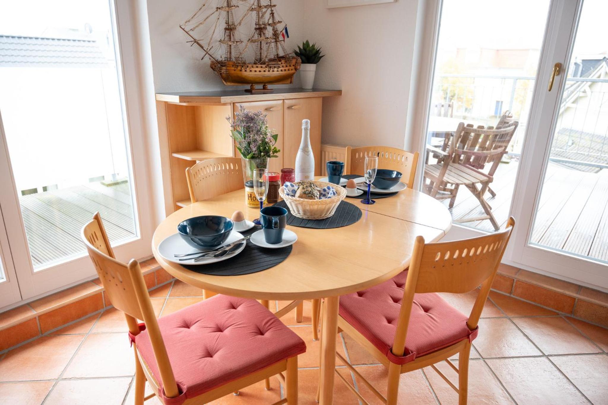 Villa Düne mit großer Sonnenterrasse, Kamin, Wlan und Tiefgarage für 2-4 Personen