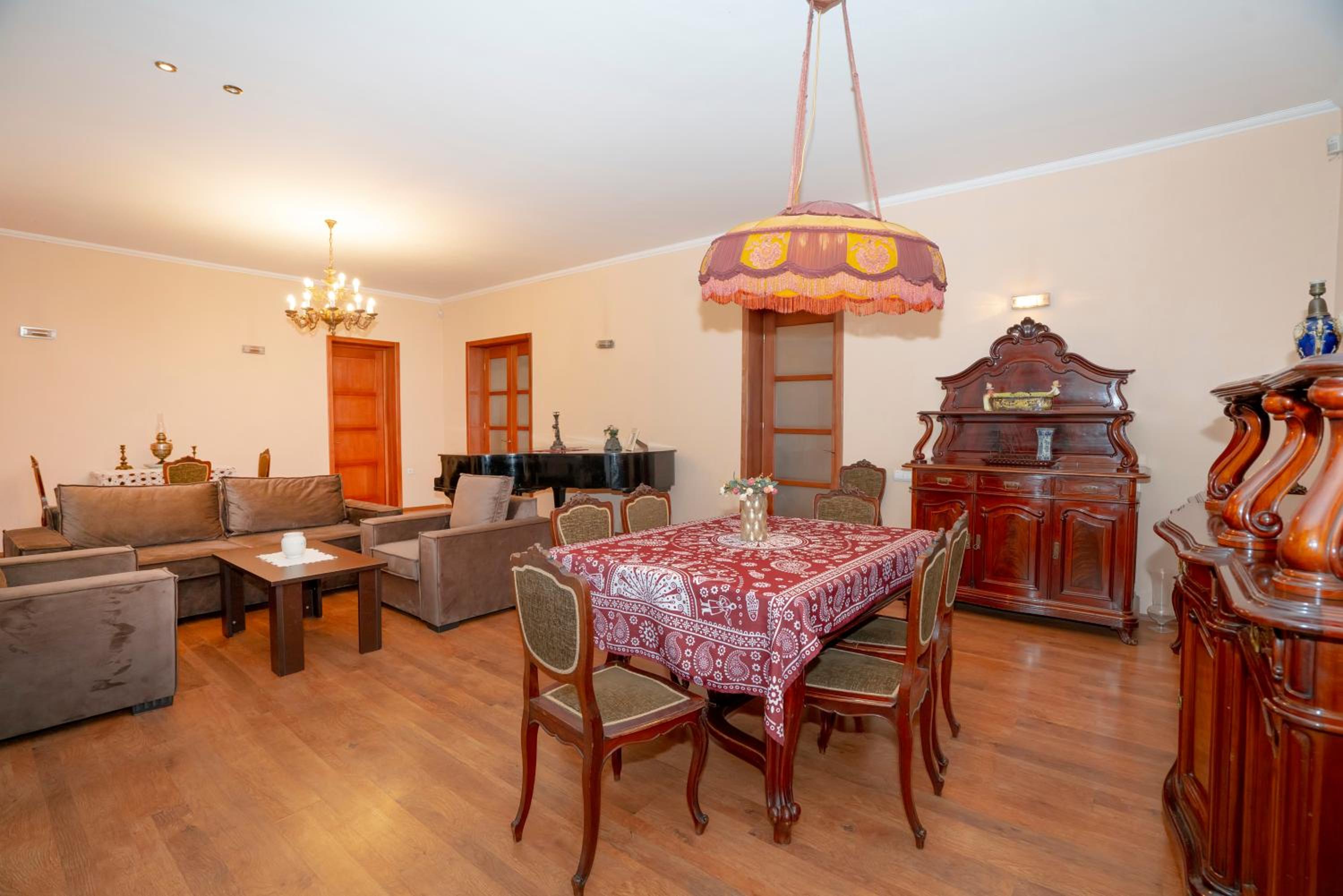 Apartment Baratashvili street