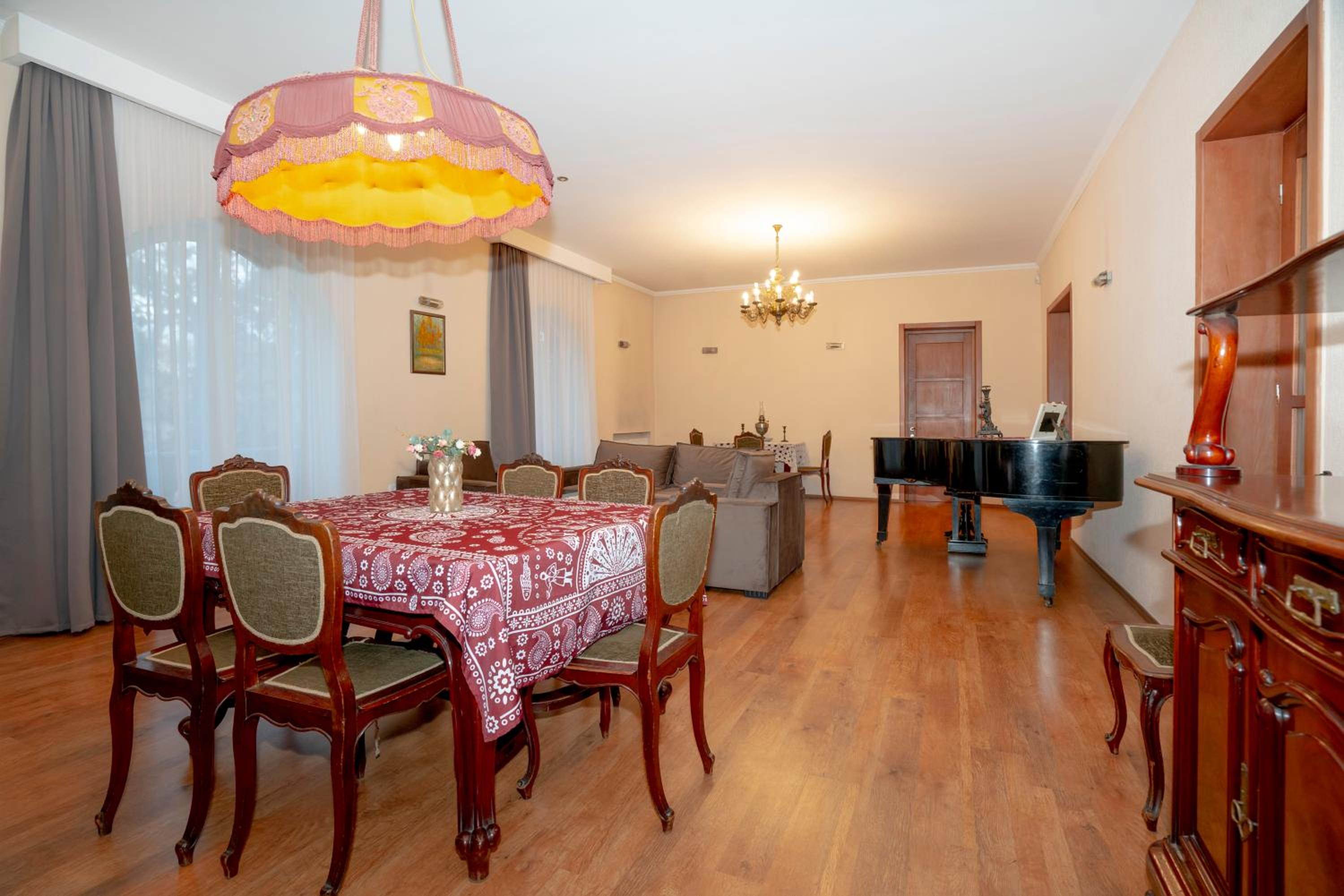 Apartment Baratashvili street