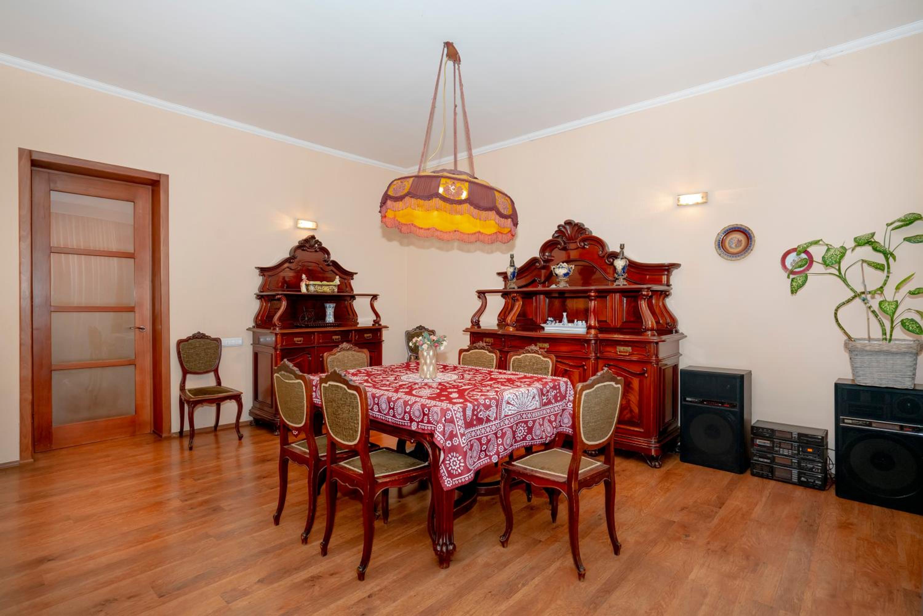 Apartment Baratashvili street