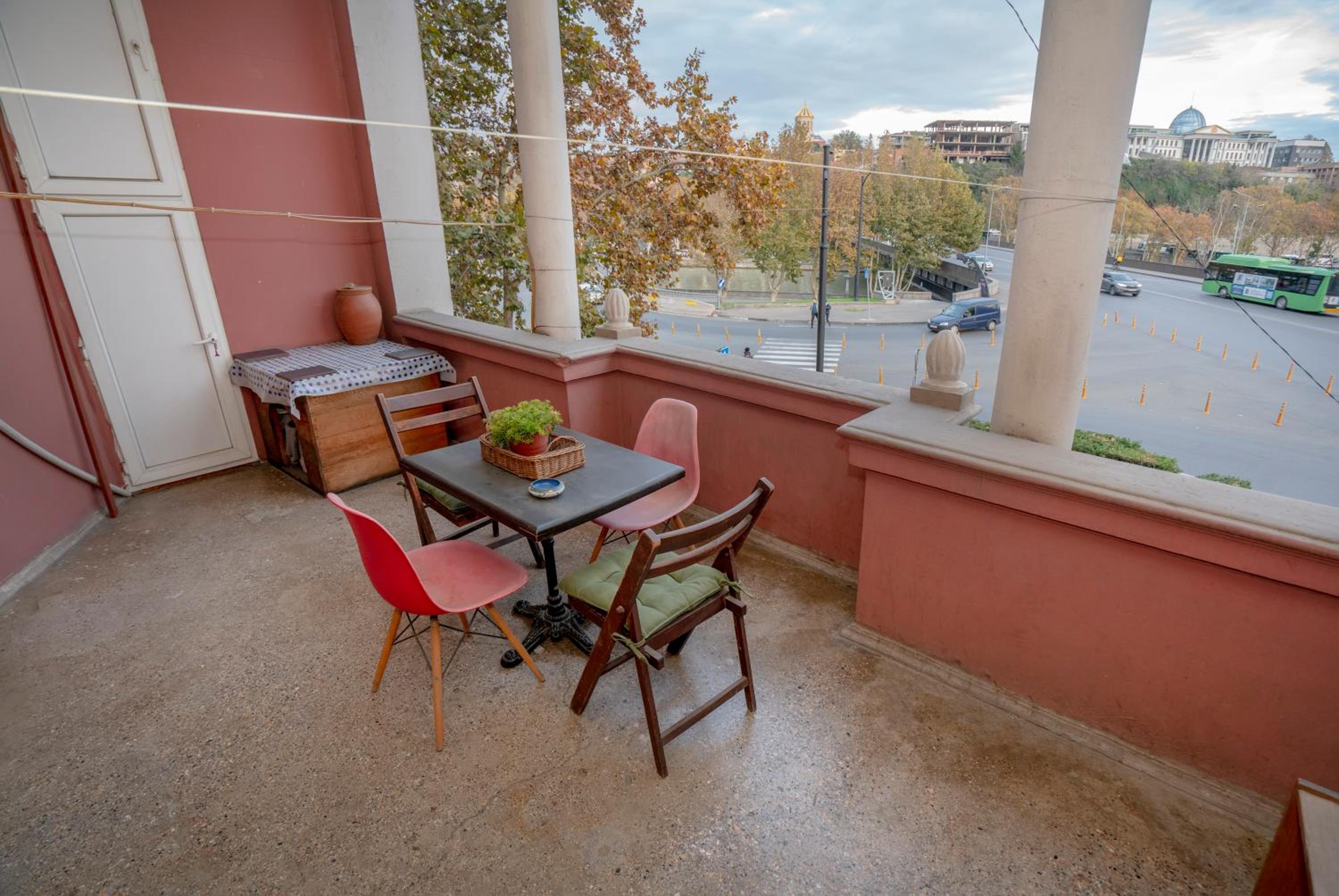 Apartment Baratashvili street