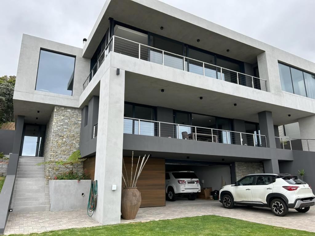 Spacious Beach Breakaway view 2