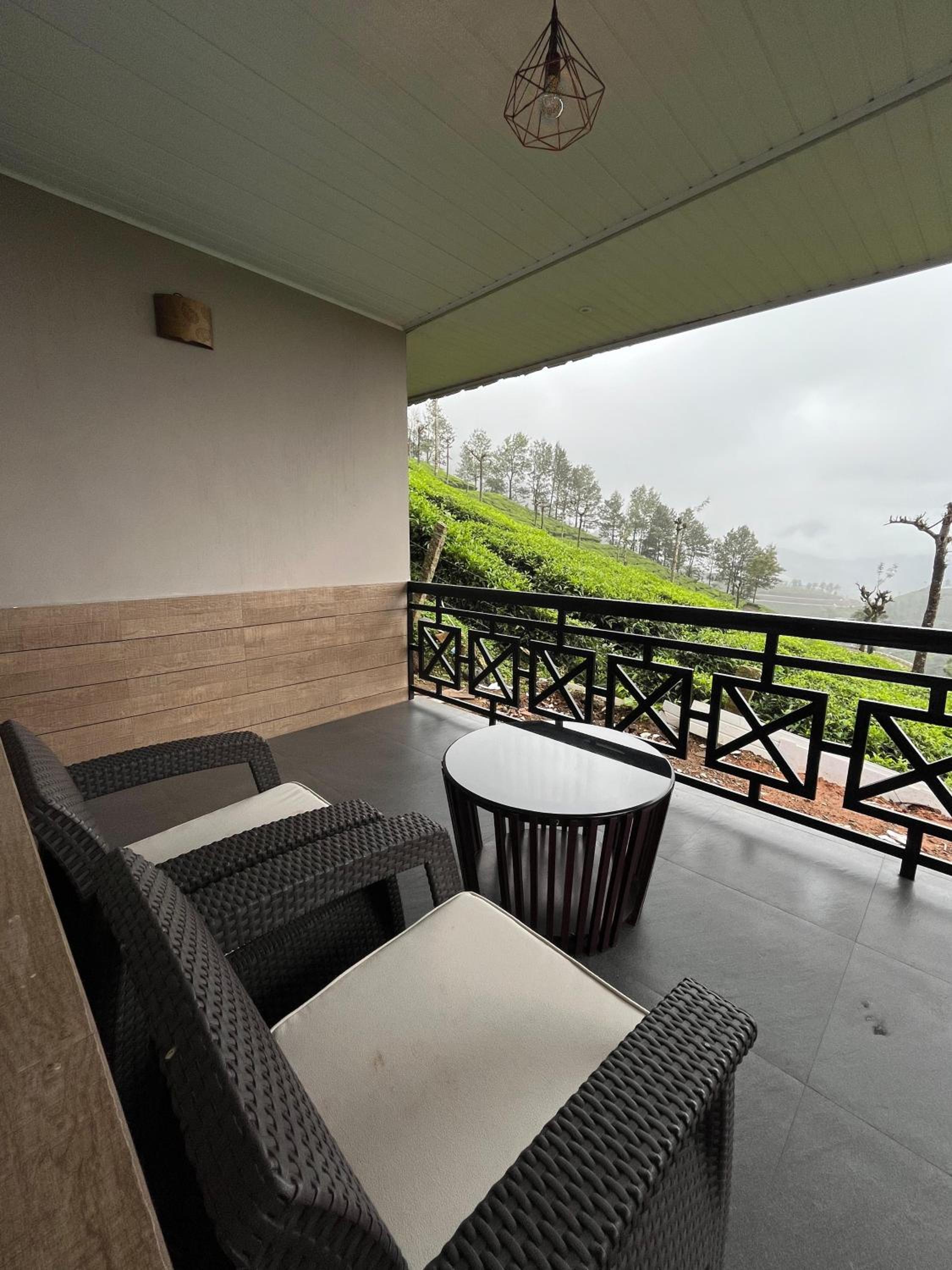 Misty Courtyard Resort