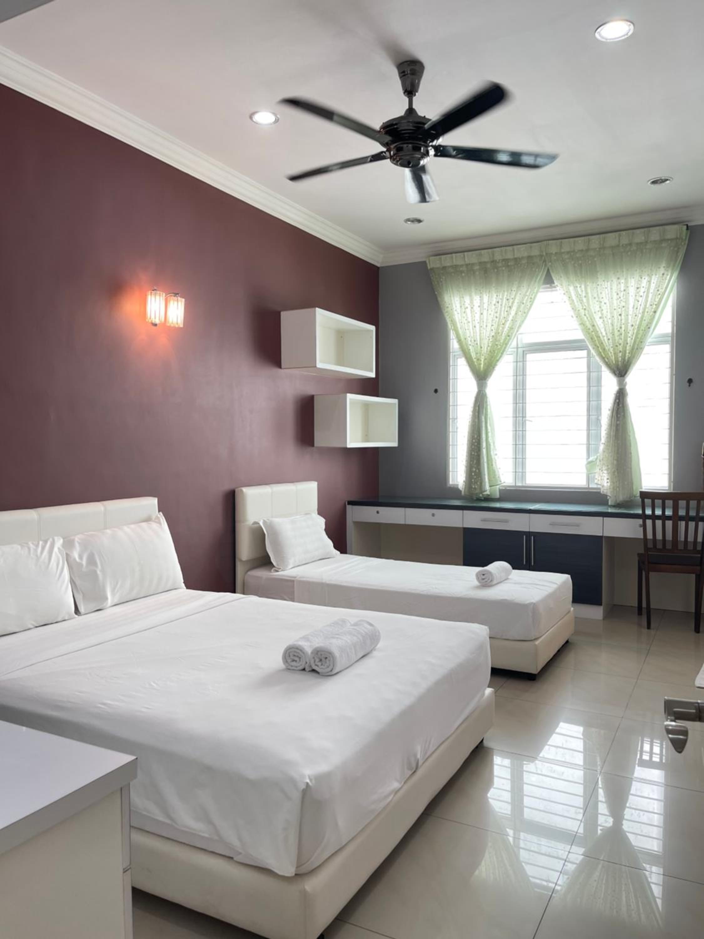 Art Homestay 4 Bedrooms House by Mr Homestay