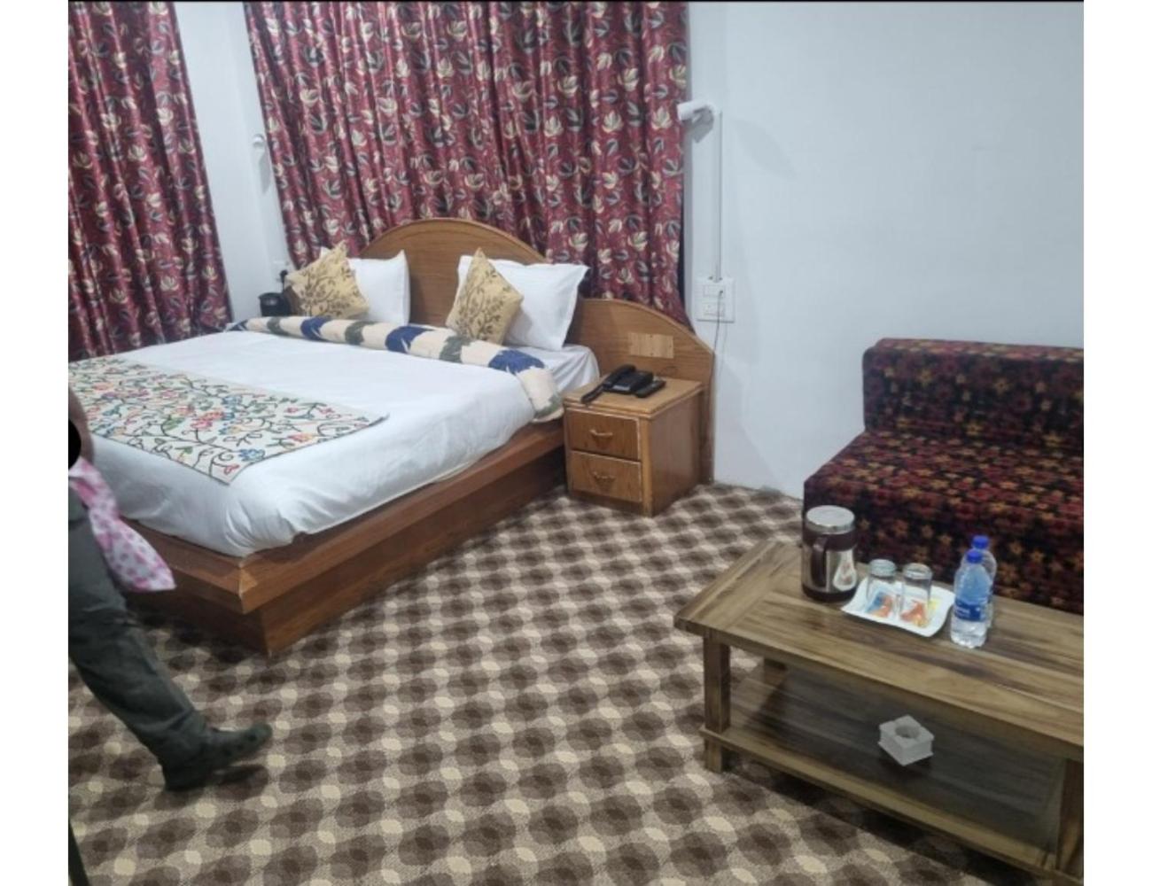 Hotel New Relax Inn, Pahalgam view 5