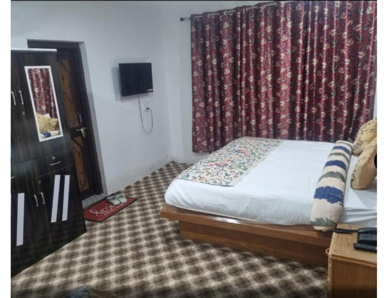 Hotel New Relax Inn, Pahalgam view 2