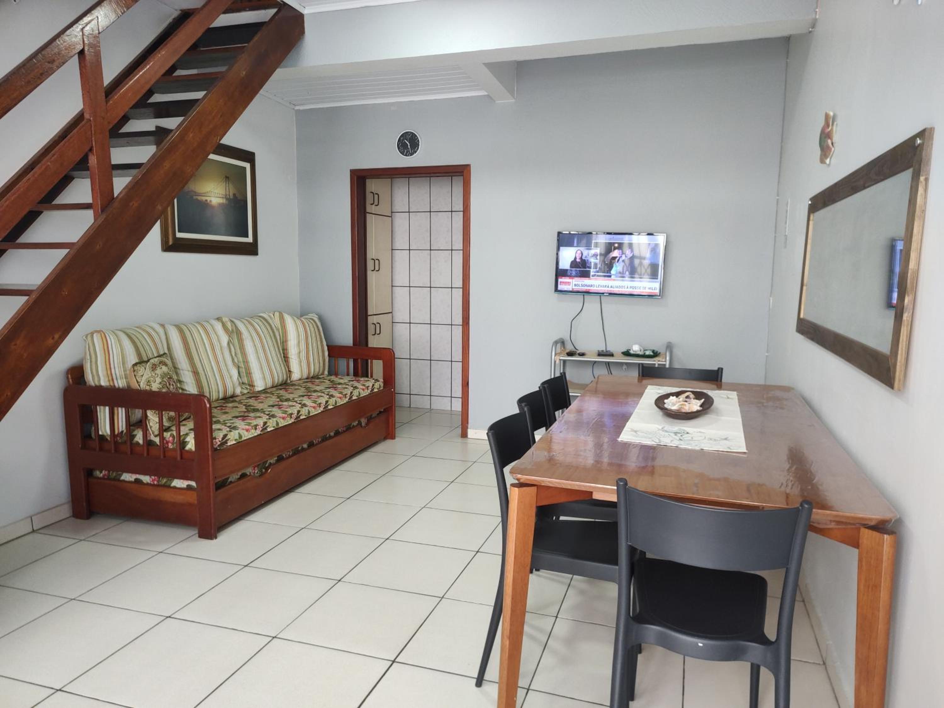 Sobrado no Residencial Mediterrâneo