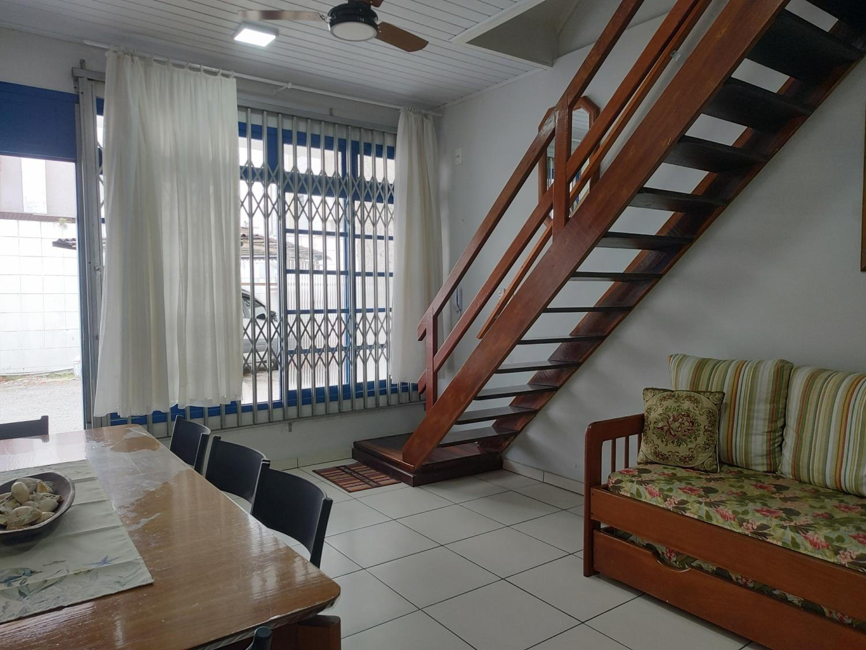 Sobrado no Residencial Mediterrâneo