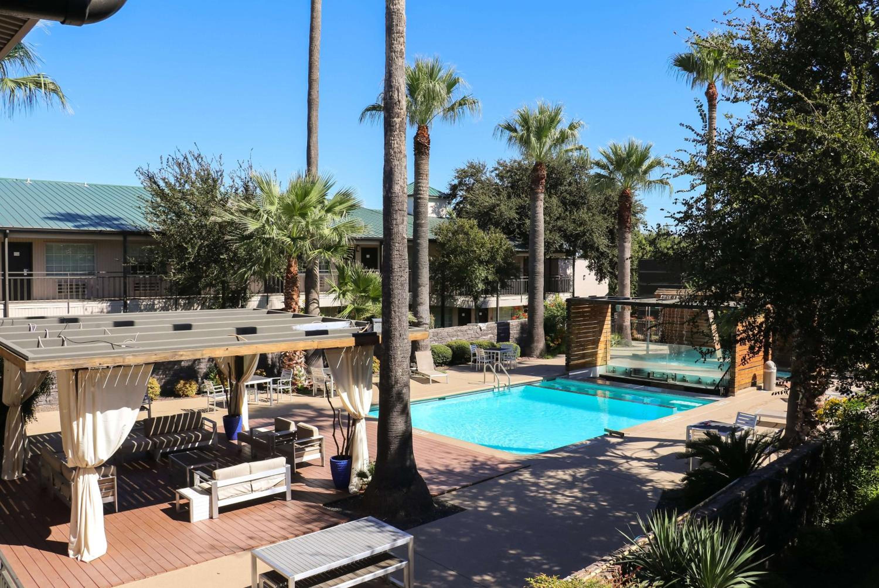 Del Rio Vacations - Ramada by Wyndham Del Rio - Property Image 3