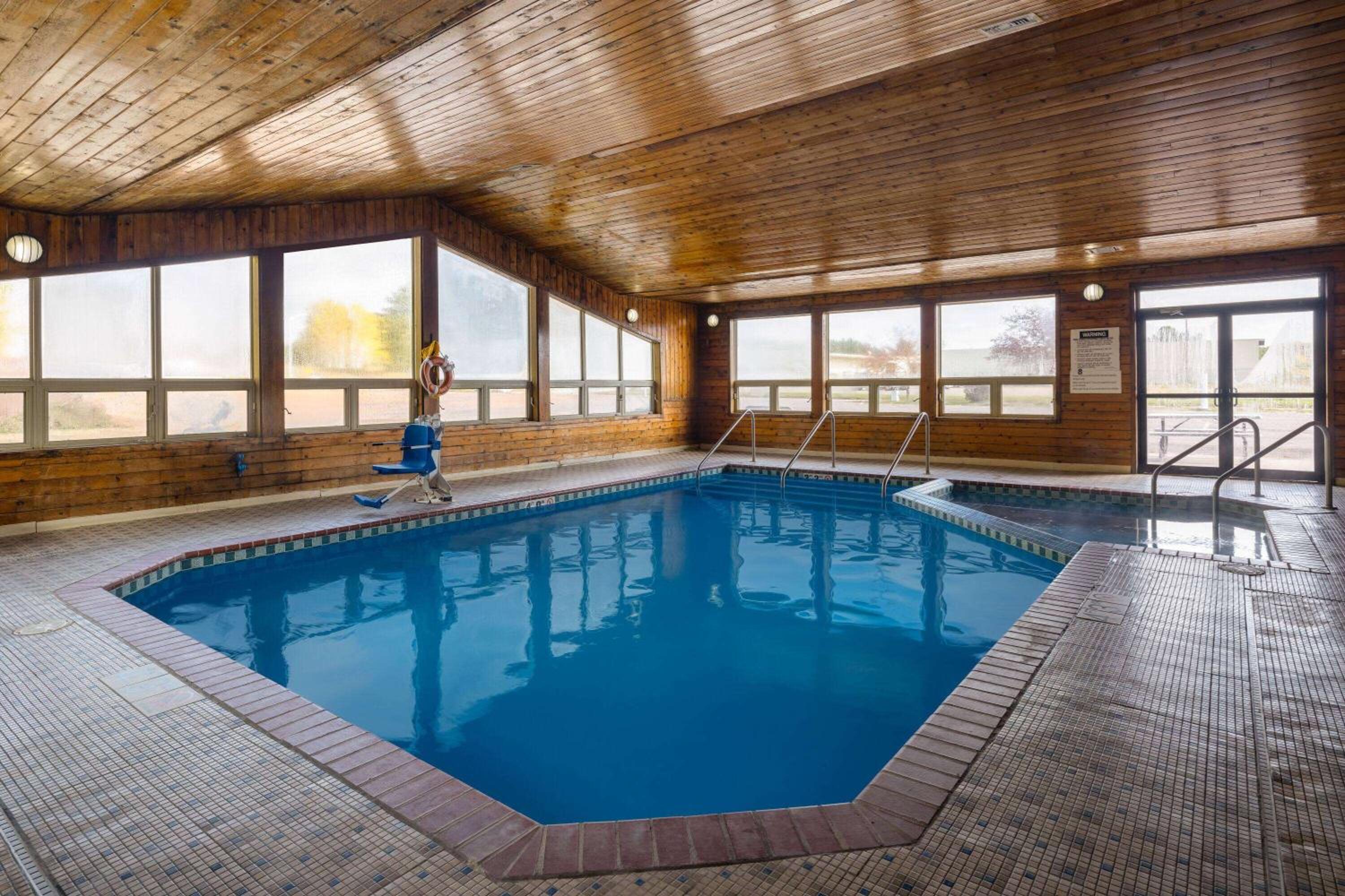 Travelodge by Wyndham Merrill view 5