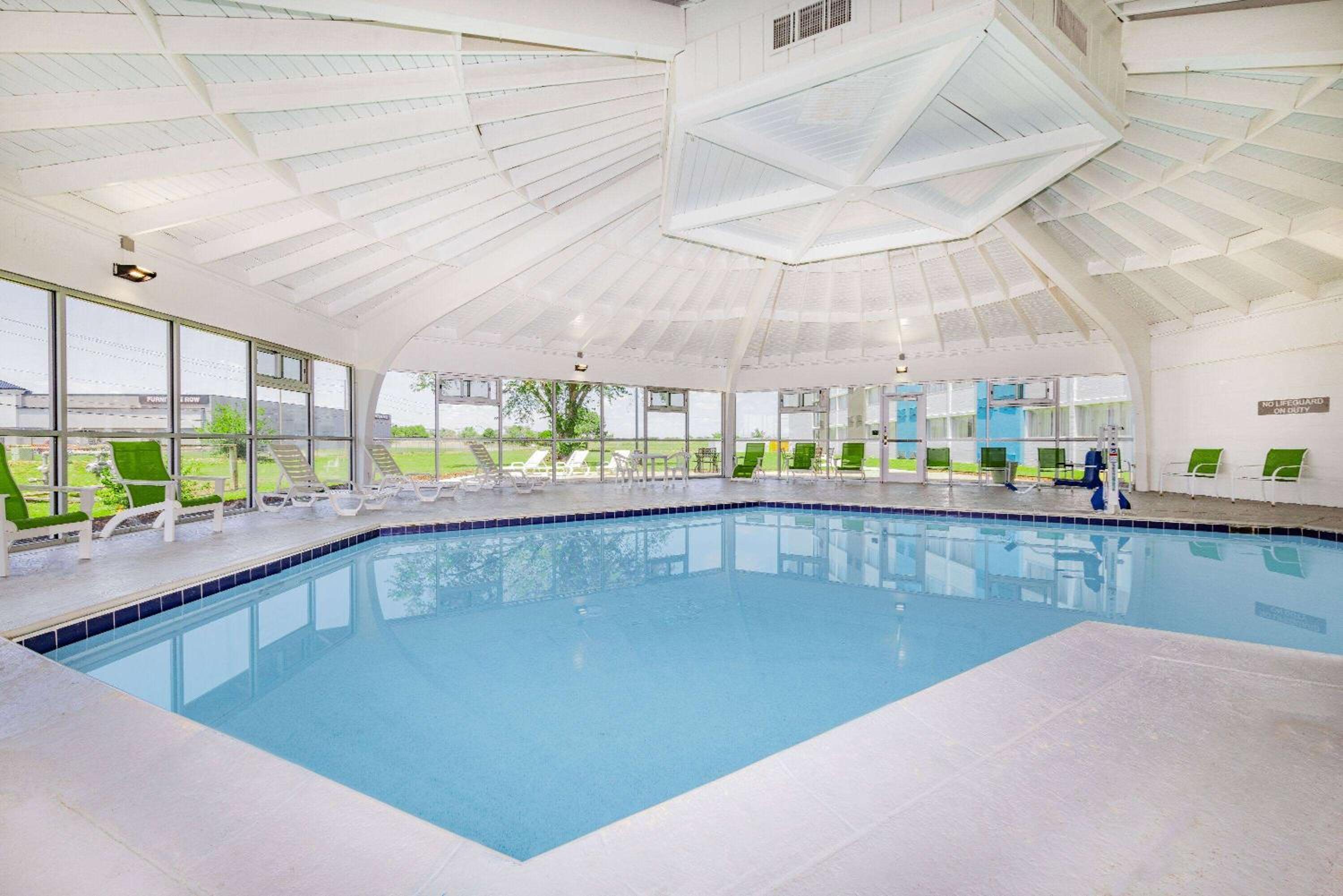Hawthorn Extended Stay by Wyndham Wichita Airport