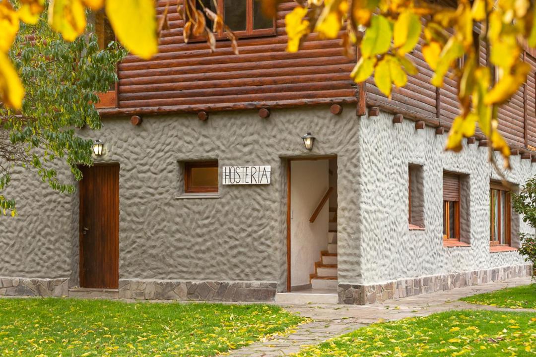 Cabañas y Hosteria Aldea Los Huemules