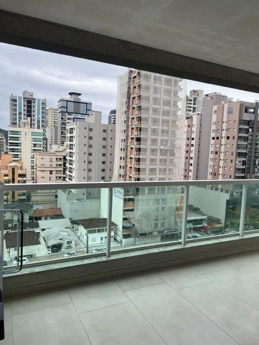 Suíte em Apto Compartilhado Itapema Meia em Ótima Localização