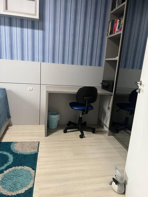 Suíte em Apto Compartilhado Itapema Meia em Ótima Localização