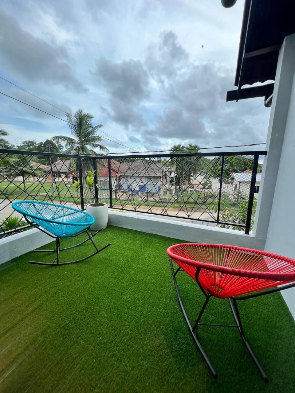 LA Villas Kuantan Private Pool,Near Beach,BBQ,Karaoke view 4