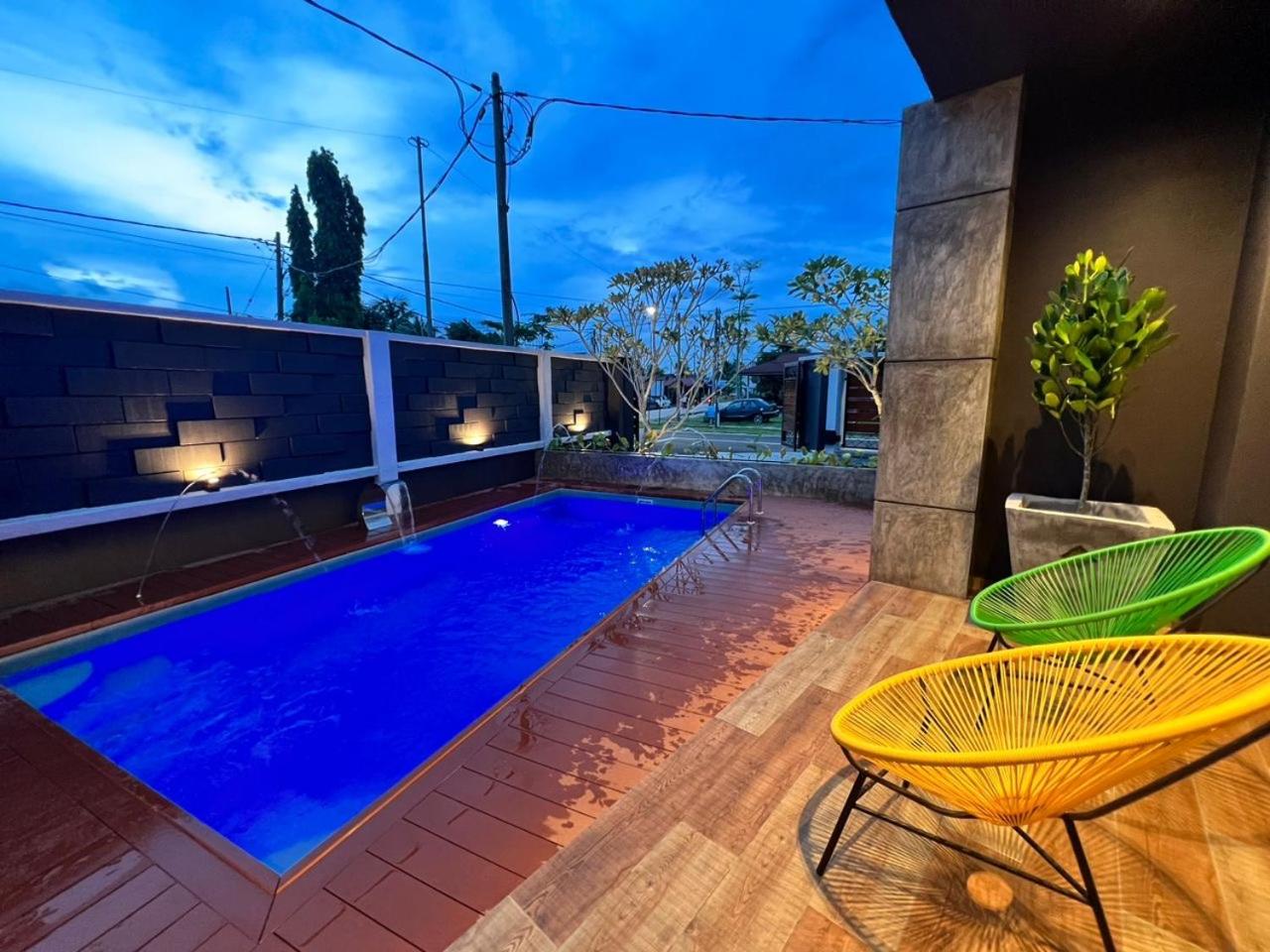 LA Villas Kuantan Private Pool,Near Beach,BBQ,Karaoke view 2