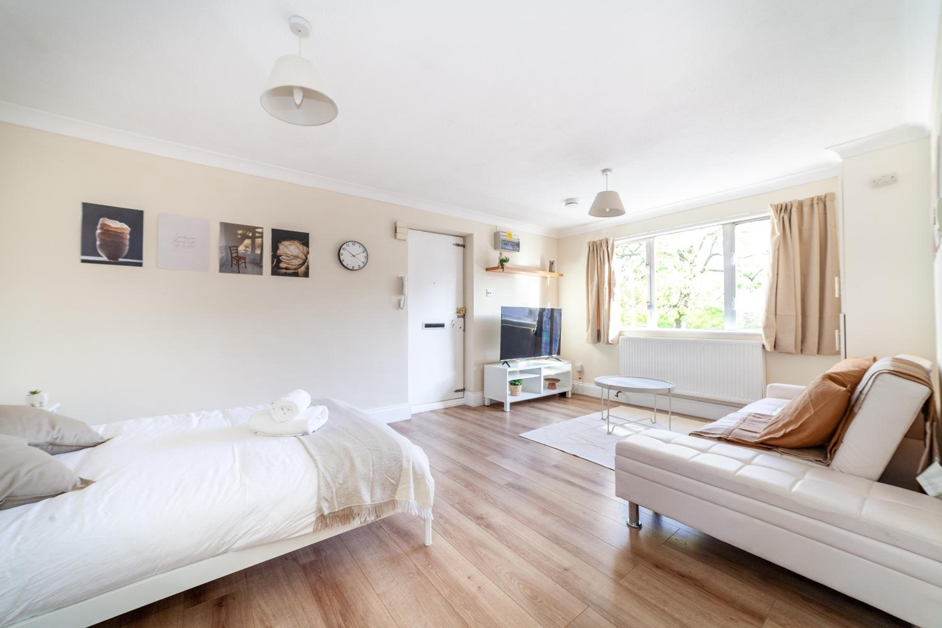 Lovely Studio Flat in Wimbledon w/ Free Parking