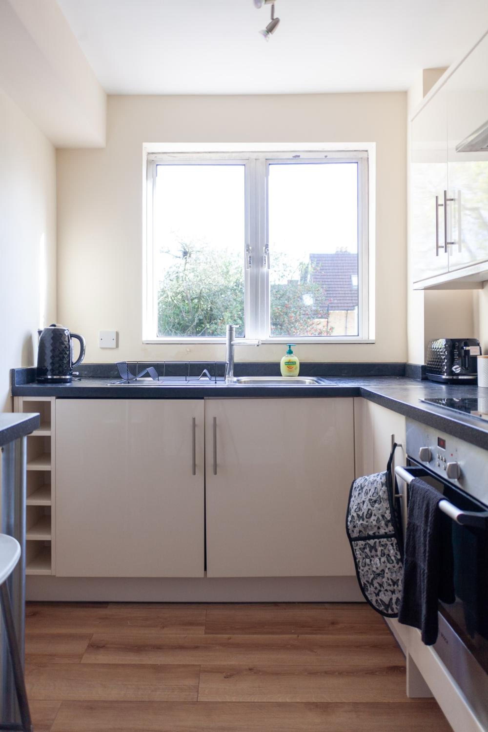 Lovely Studio Flat in Wimbledon w/ Free Parking