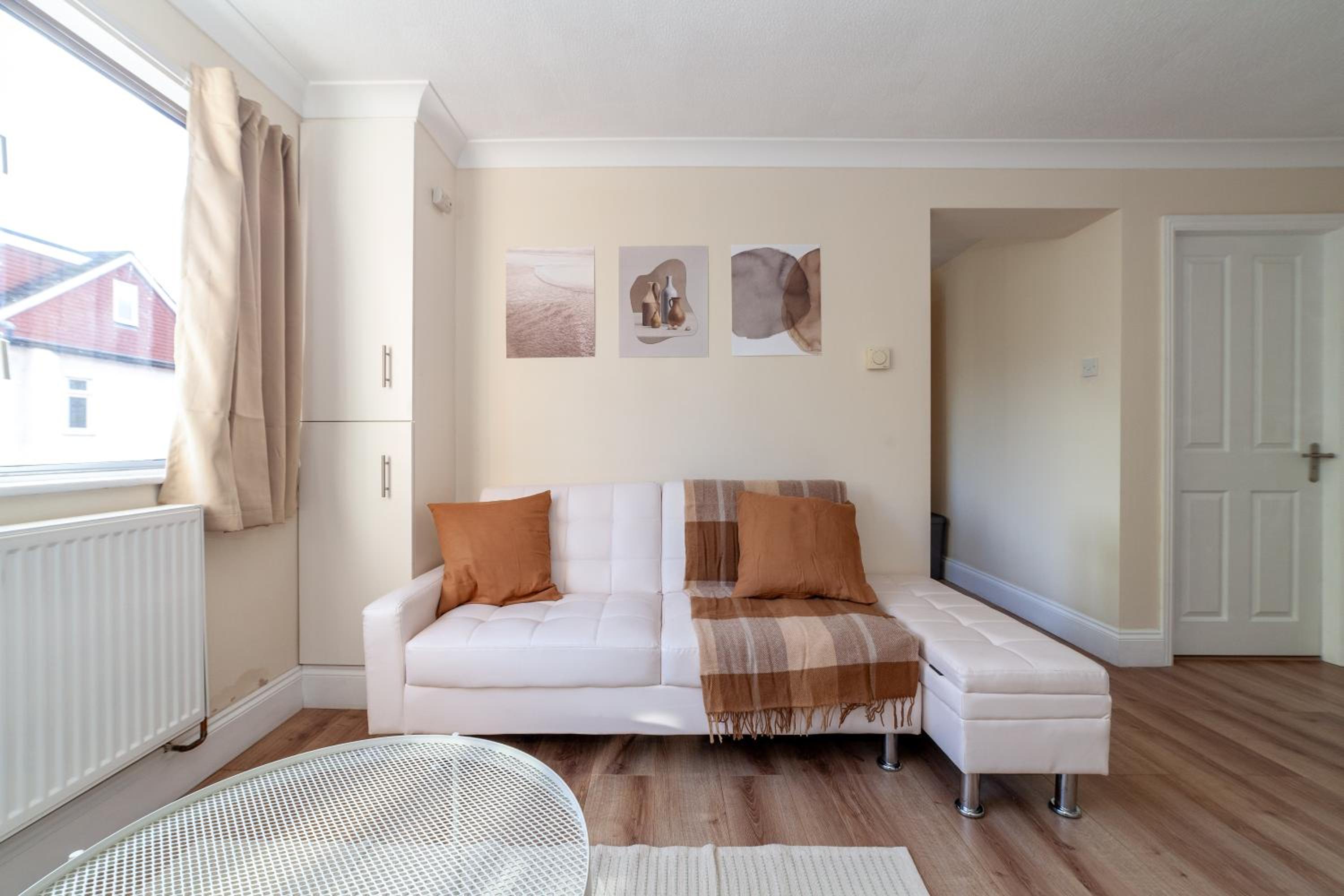 Lovely Studio Flat in Wimbledon w/ Free Parking