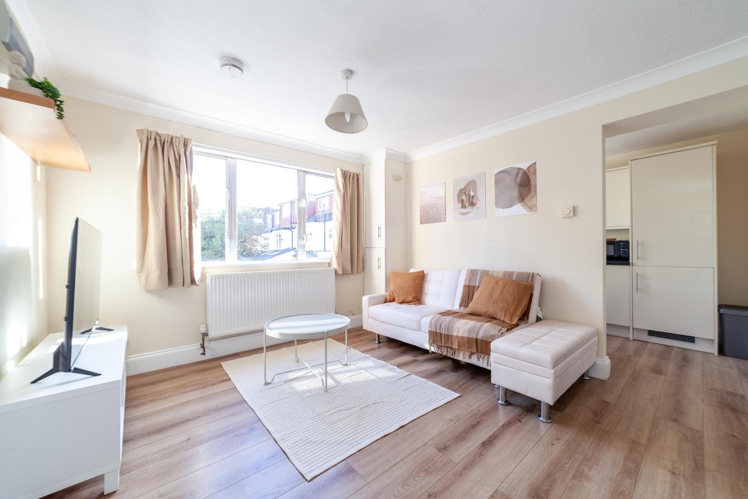Lovely Studio Flat in Wimbledon w/ Free Parking