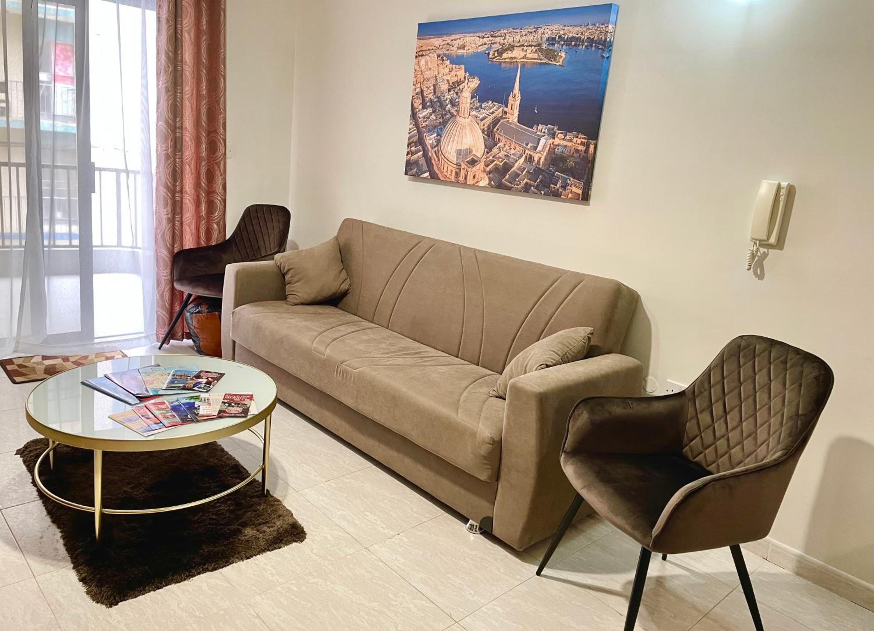 Regent Court - 3 bedroom apartment within walking distance from seafront photo 5