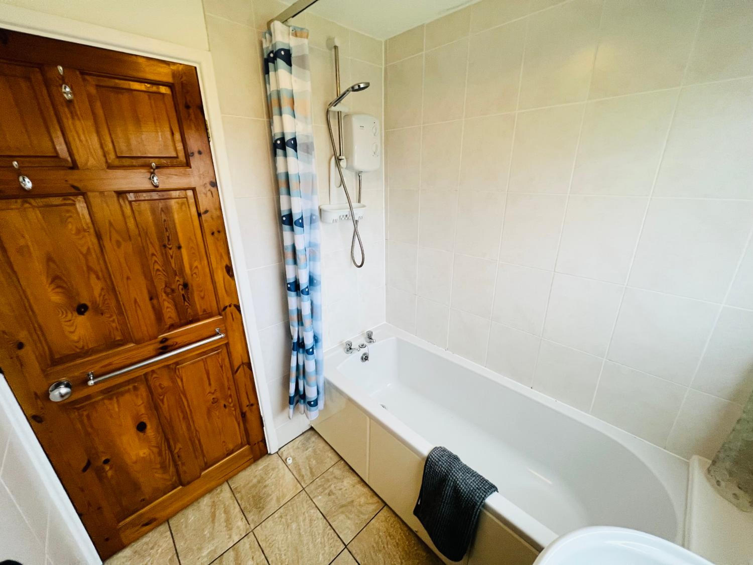 2 Bedroom Chalet SB11, Sandown Bay, Dog Friendly view 5