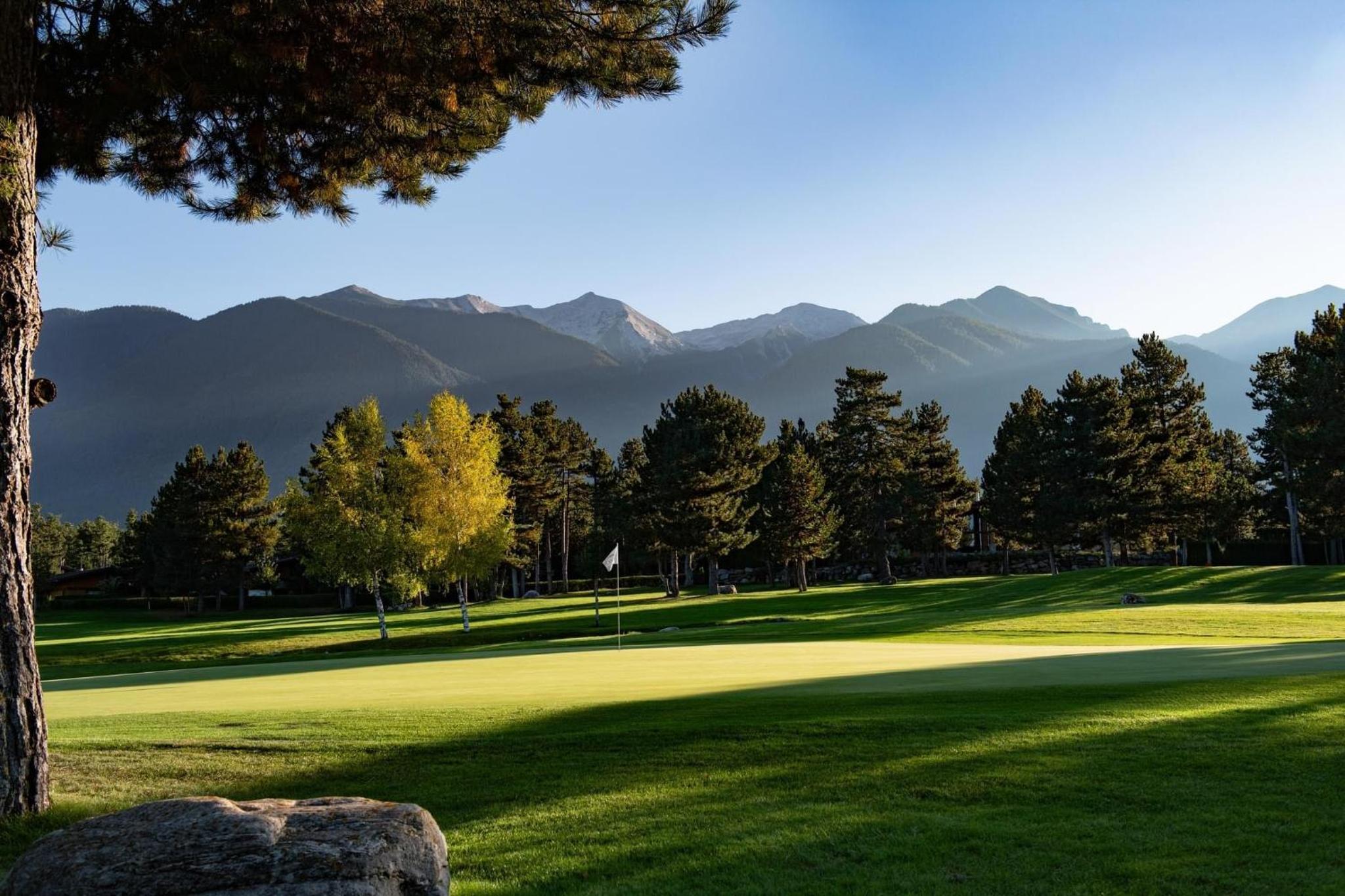 Spacious penthouse chalet apartment in Pirin Golf and Country Club