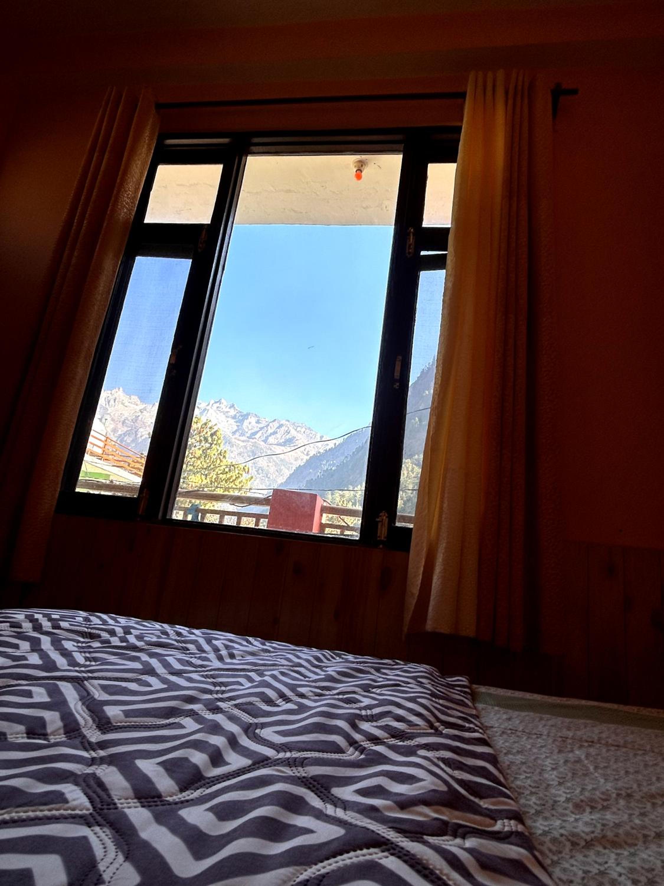 त्रिnity homestay