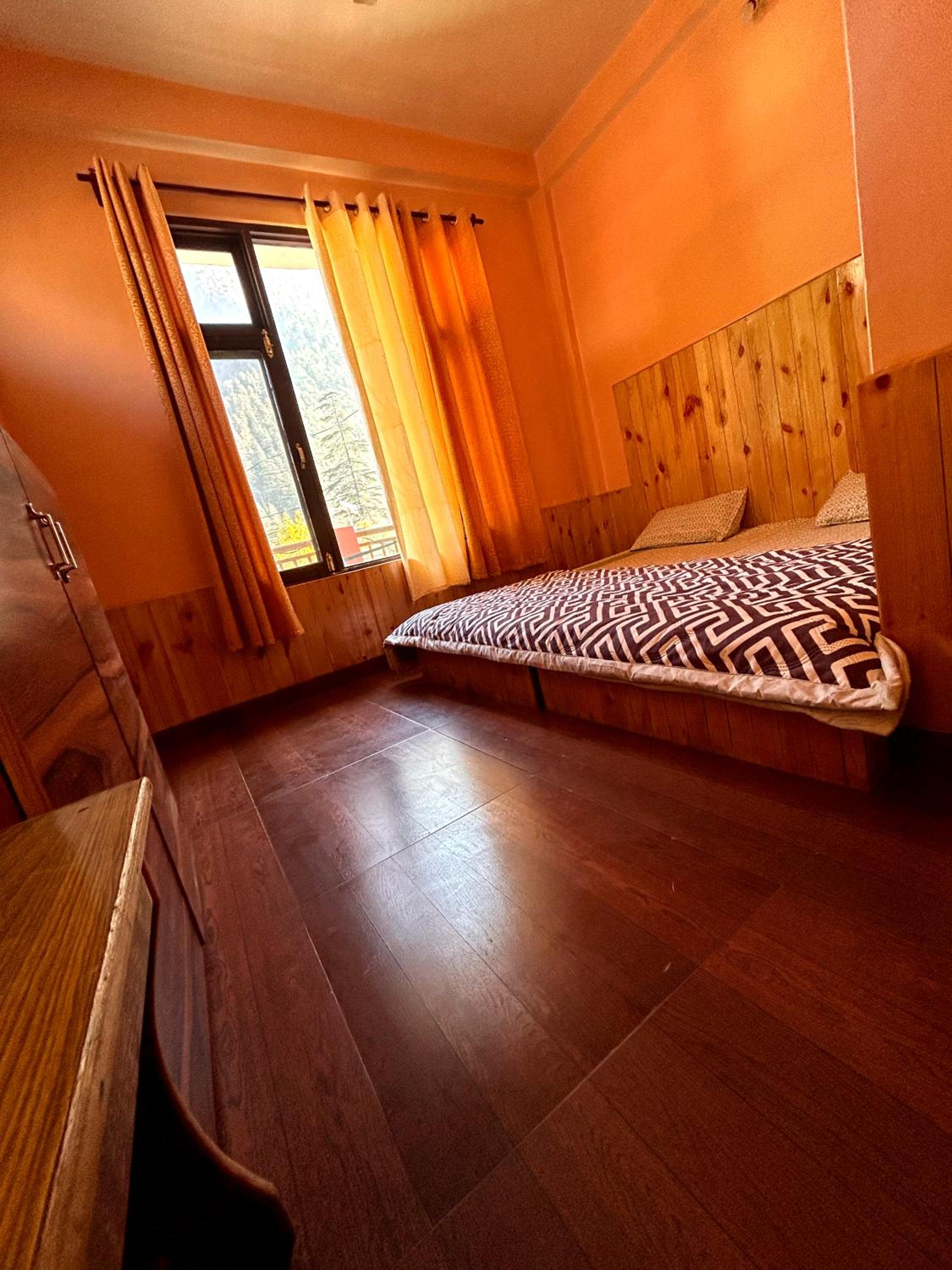 त्रिnity homestay